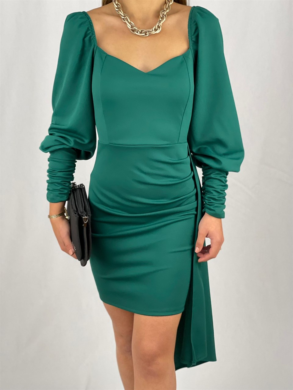 Crep Dokuma Kumaş Balon Kol Etek Detay Kalp Yaka Elbise