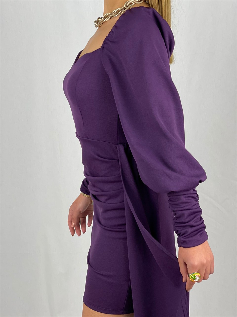 Crep Dokuma Kumaş Balon Kol Etek Detay Kalp Yaka Elbise