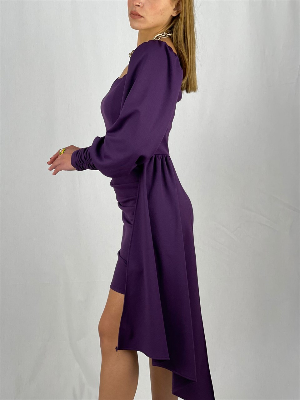 Crep Dokuma Kumaş Balon Kol Etek Detay Kalp Yaka Elbise