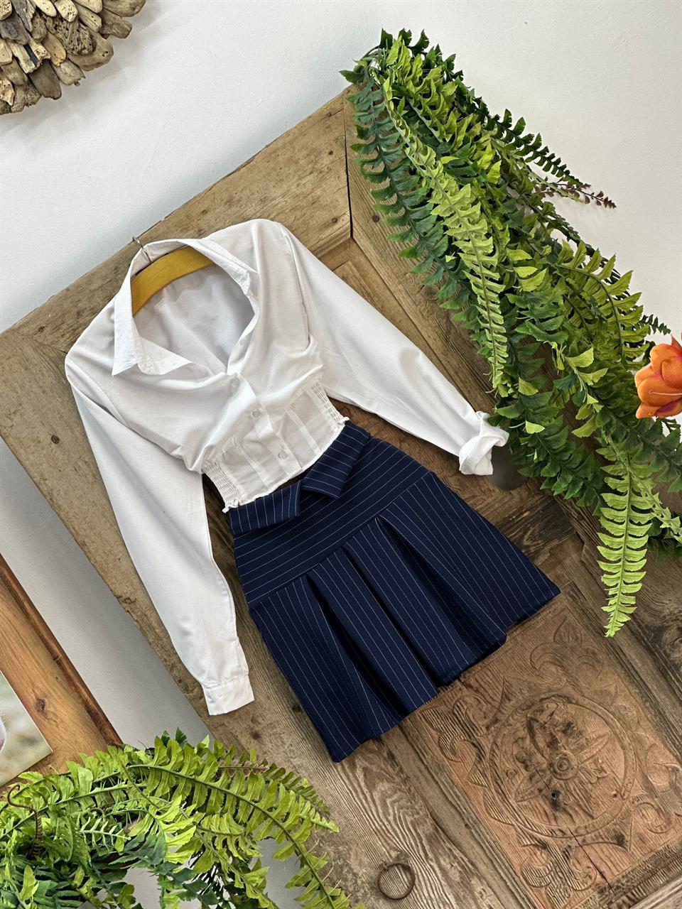 Crep Dokuma Kumaş Bel Detay Pileli Fermuarsız Etek 