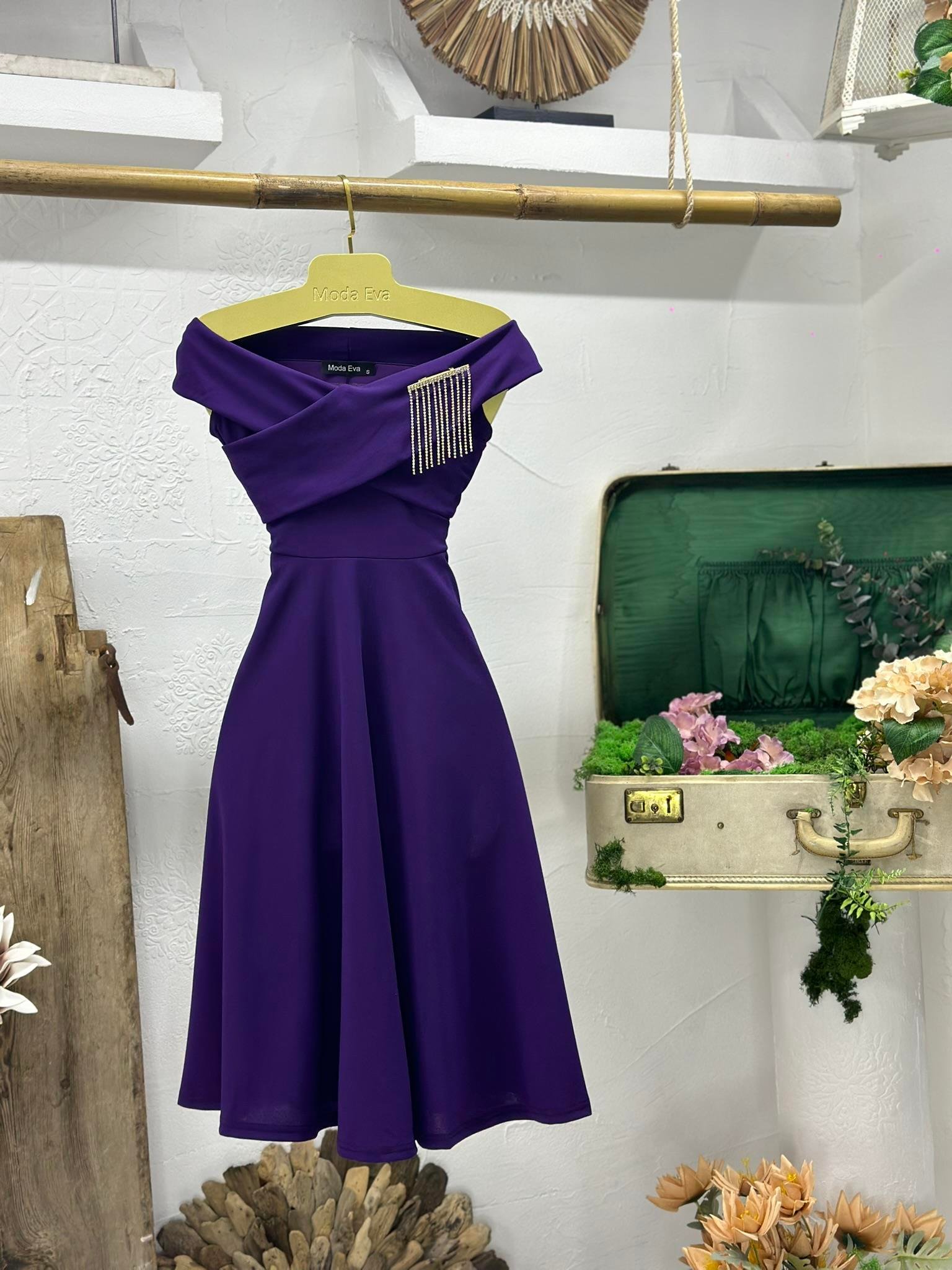 Crep Dokuma Kumaş Çapraz Yaka Midi Boy Elbise