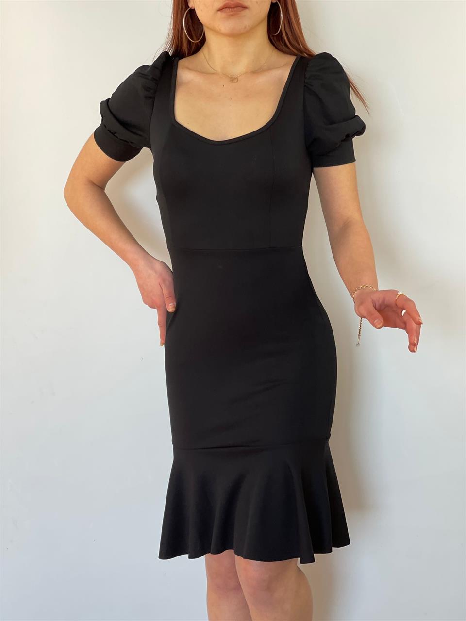 Crep Dokuma Kumaş Kalp Yaka Eteği Volanlı Elbise 