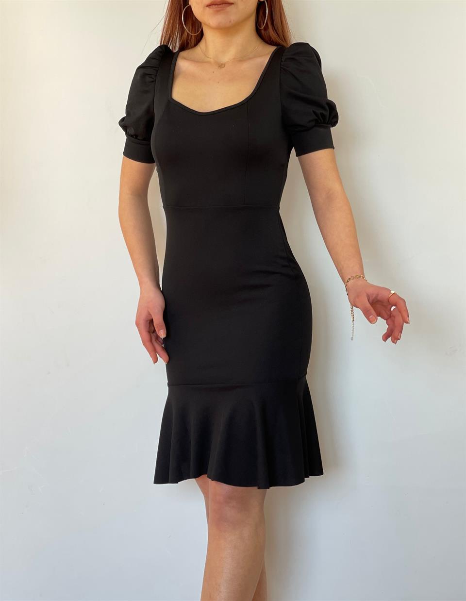 Crep Dokuma Kumaş Kalp Yaka Eteği Volanlı Elbise 