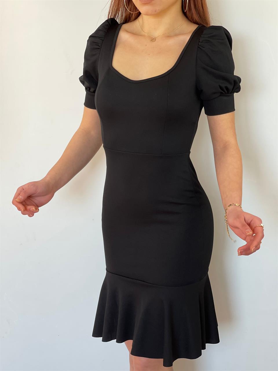 Crep Dokuma Kumaş Kalp Yaka Eteği Volanlı Elbise 