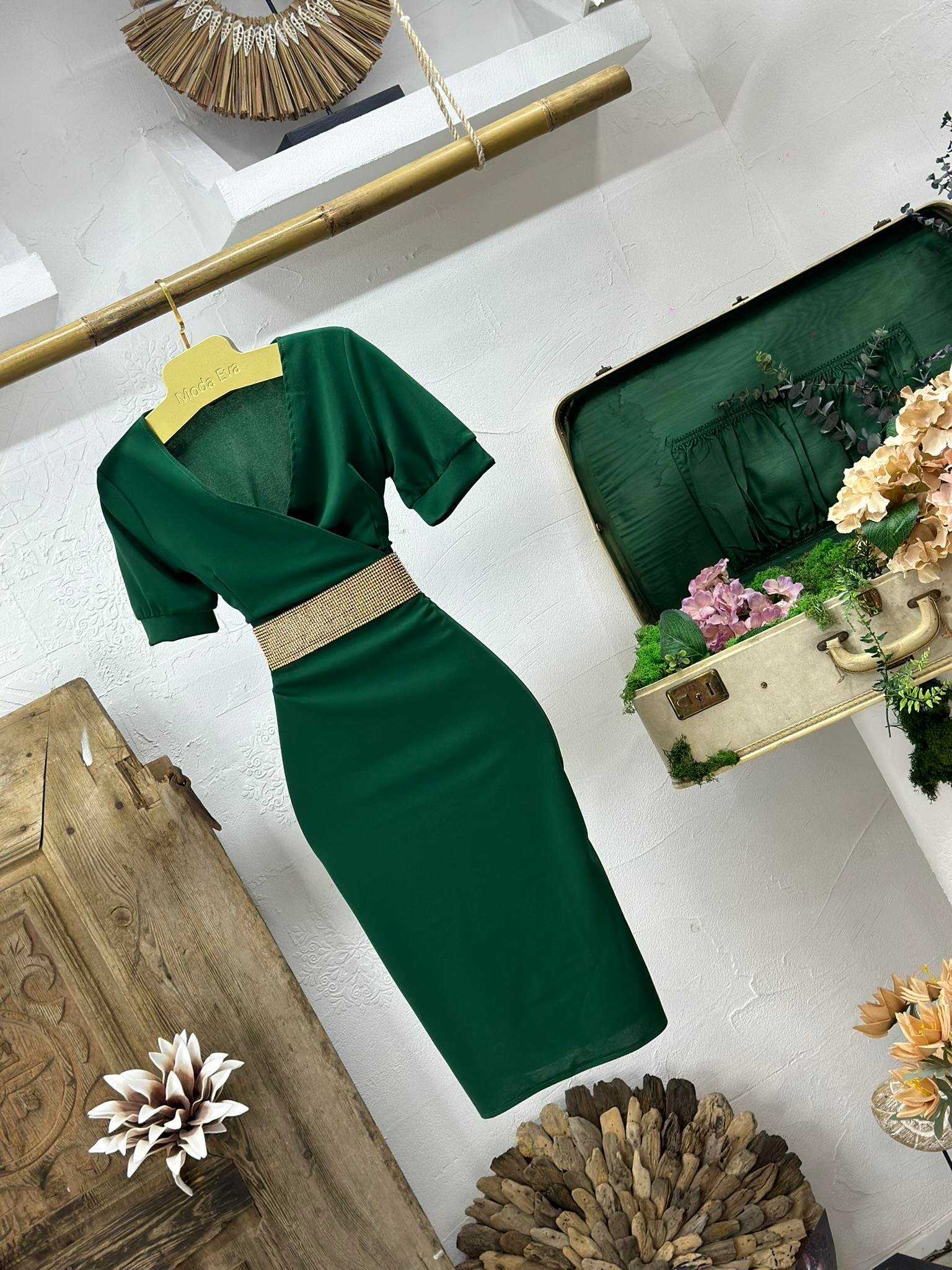 Crep Dokuma Kumaş Kruvaze Yaka Balon Kol Kalem Elbisemiz