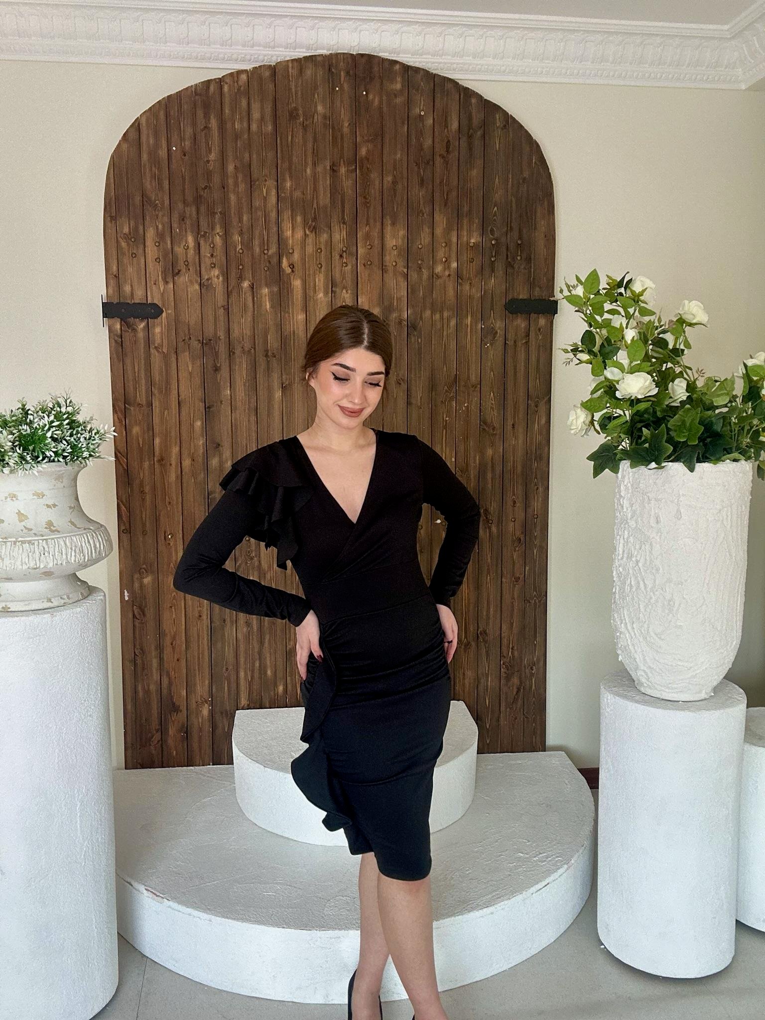 Crep Dokuma Kumaş Kruvaze Yaka Etek Ve Tek Omuz Fırfır Detay Elbise