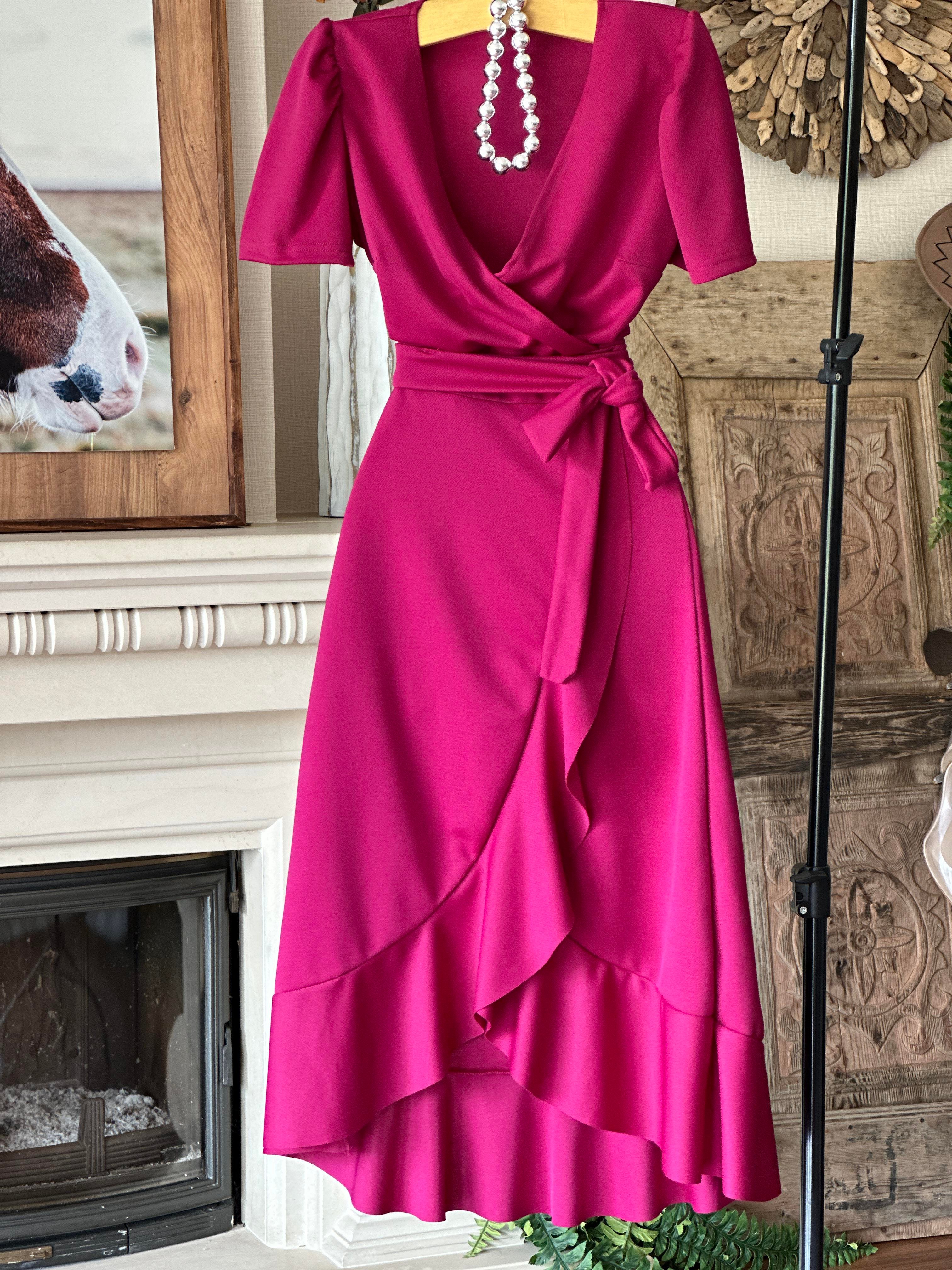 Crep Dokuma Kumaş Kruvaze Yaka Volan Detaylı Midi Boy Elbise