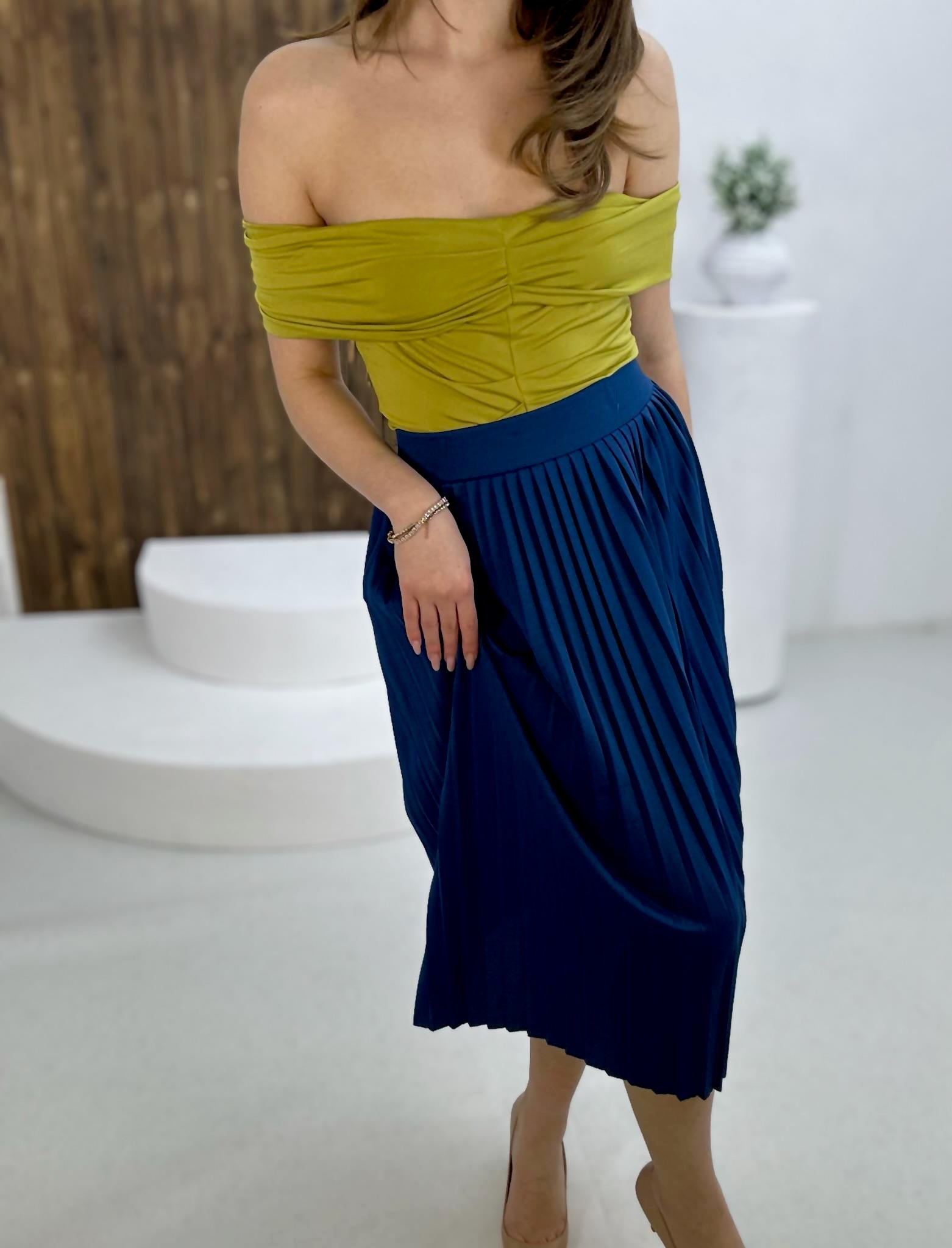 Crep Dokuma Kumaş Pliseli Çiçek Desen Midi Boy Etek 