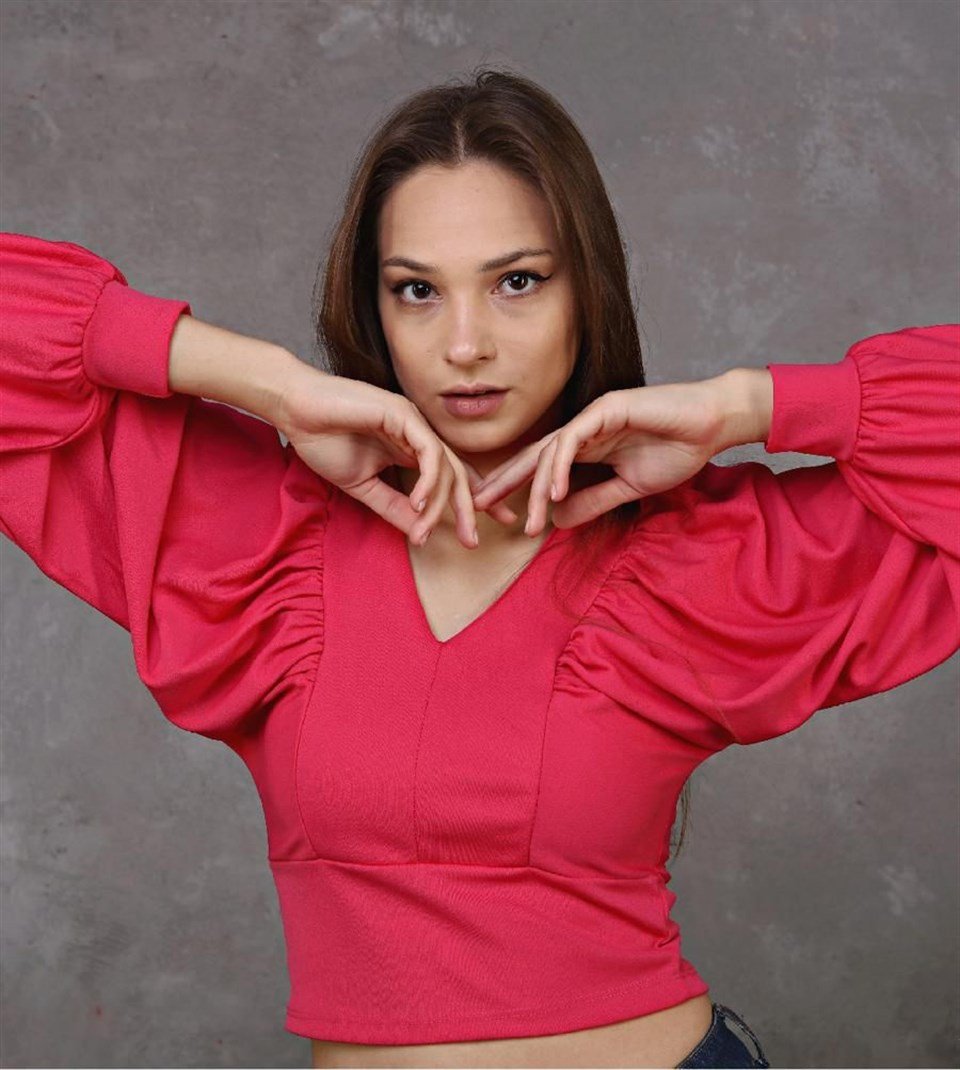 Crep Dokuma Kumaş Yarasa Kollu Bluz