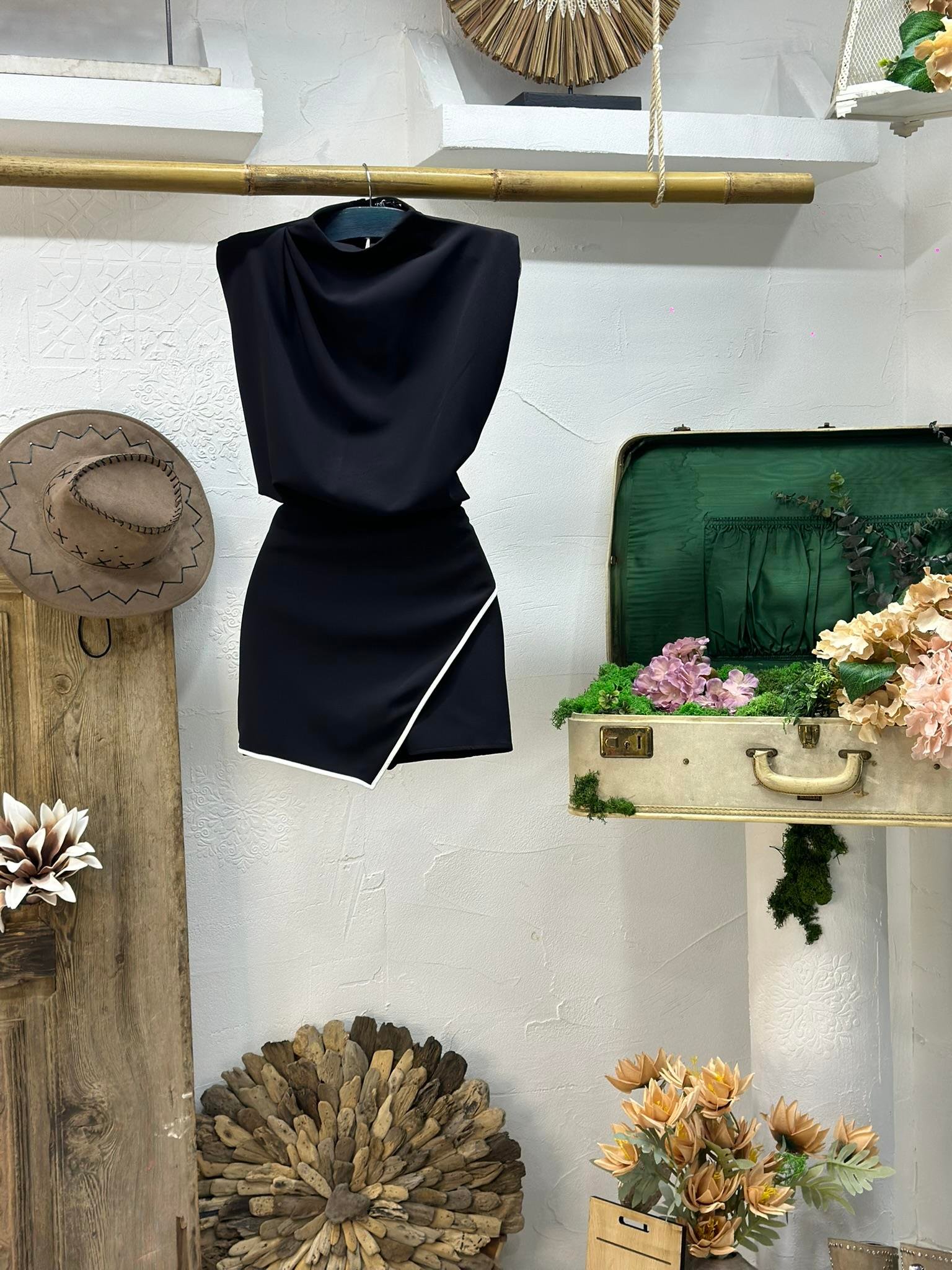Crep Kumaş Biye Detay Şort Tulum
