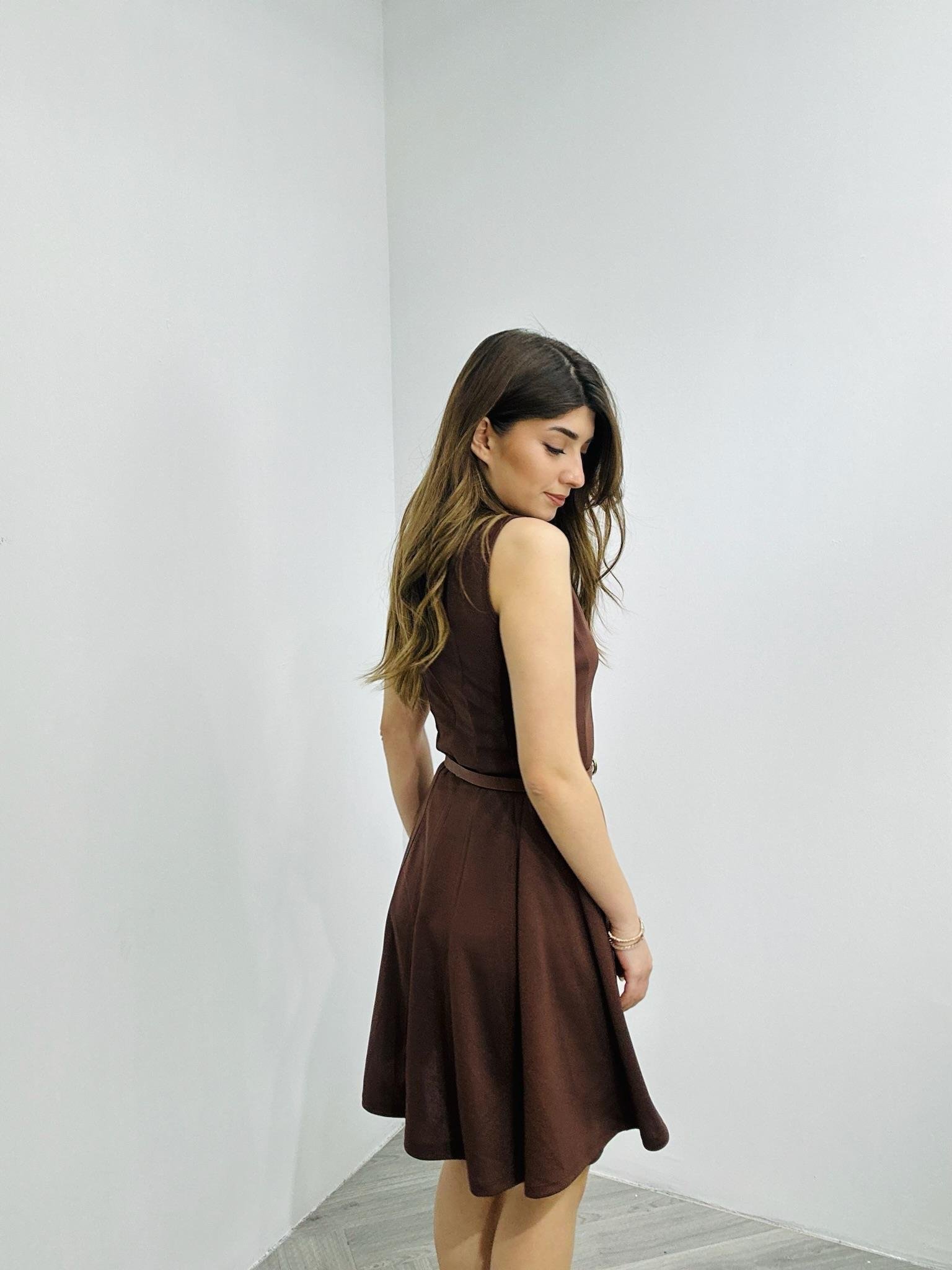 Crep Kumaş Parça Dikişli Kolsuz Kloş Elbise Kahverengi