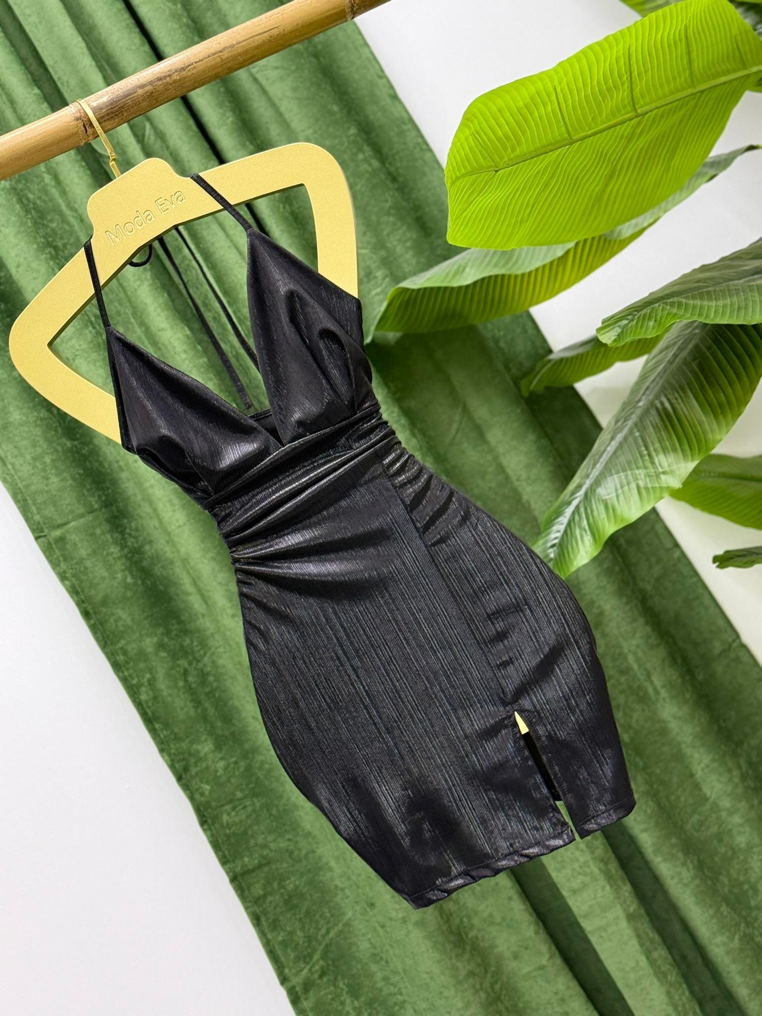 Derin V Yaka Boyundan Bağlamalı Tasarım Parlak Mini Elbise  Siyah