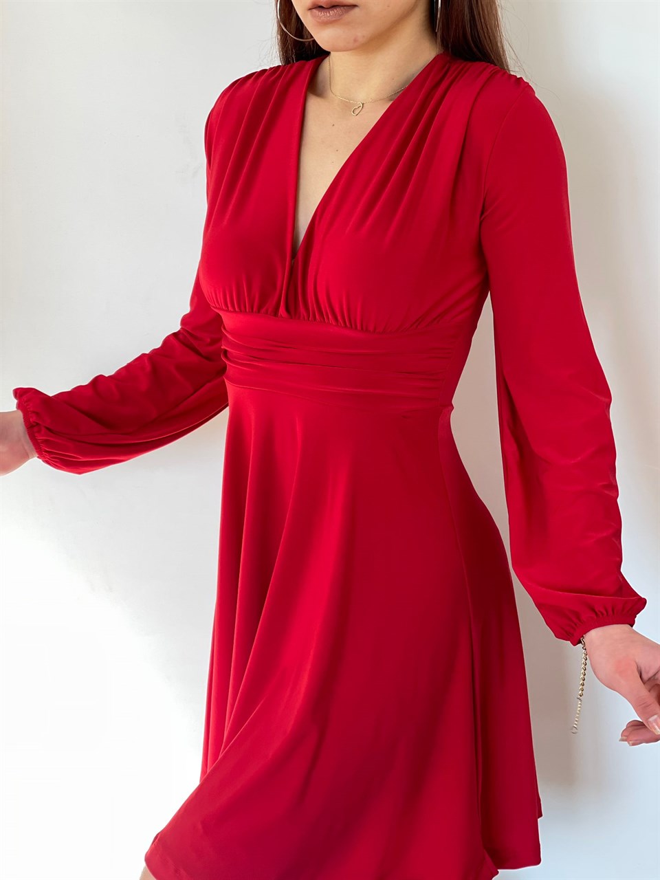 Derin V Yaka Dubble Kumaş Büzgü Detaylı Kloş Elbise