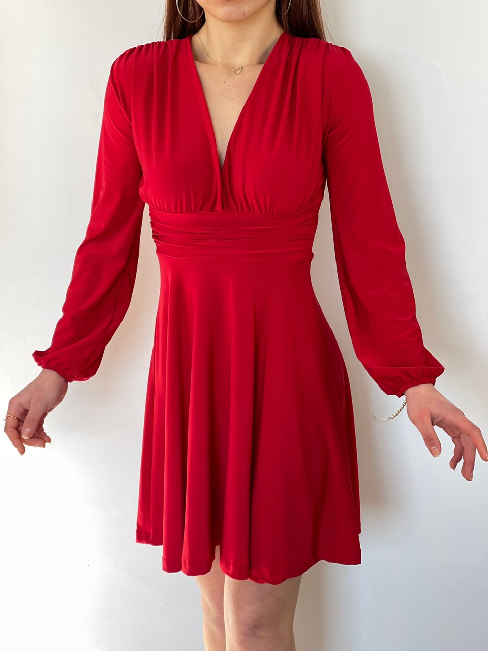 Derin V Yaka Dubble Kumaş Büzgü Detaylı Kloş Elbise