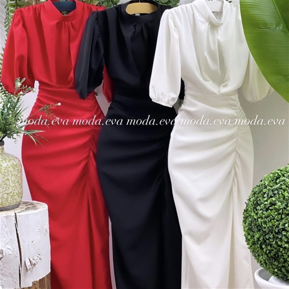 DRAPELİ YIRTMAÇLI DİK YAKA ELBİSE 