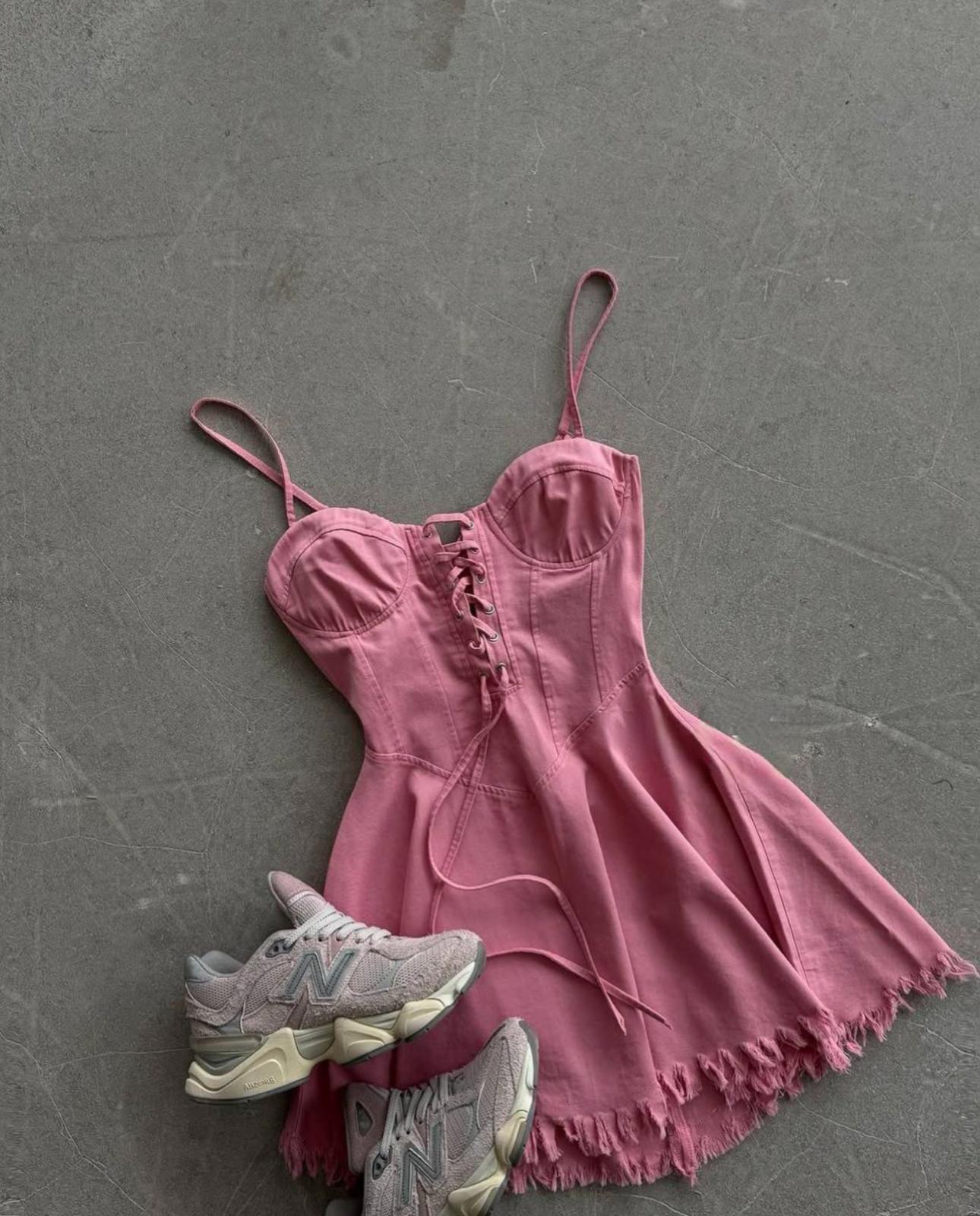 Gabardin Kumaş Kuşgözü Detay Kloş Mini Elbisemiz Pembe