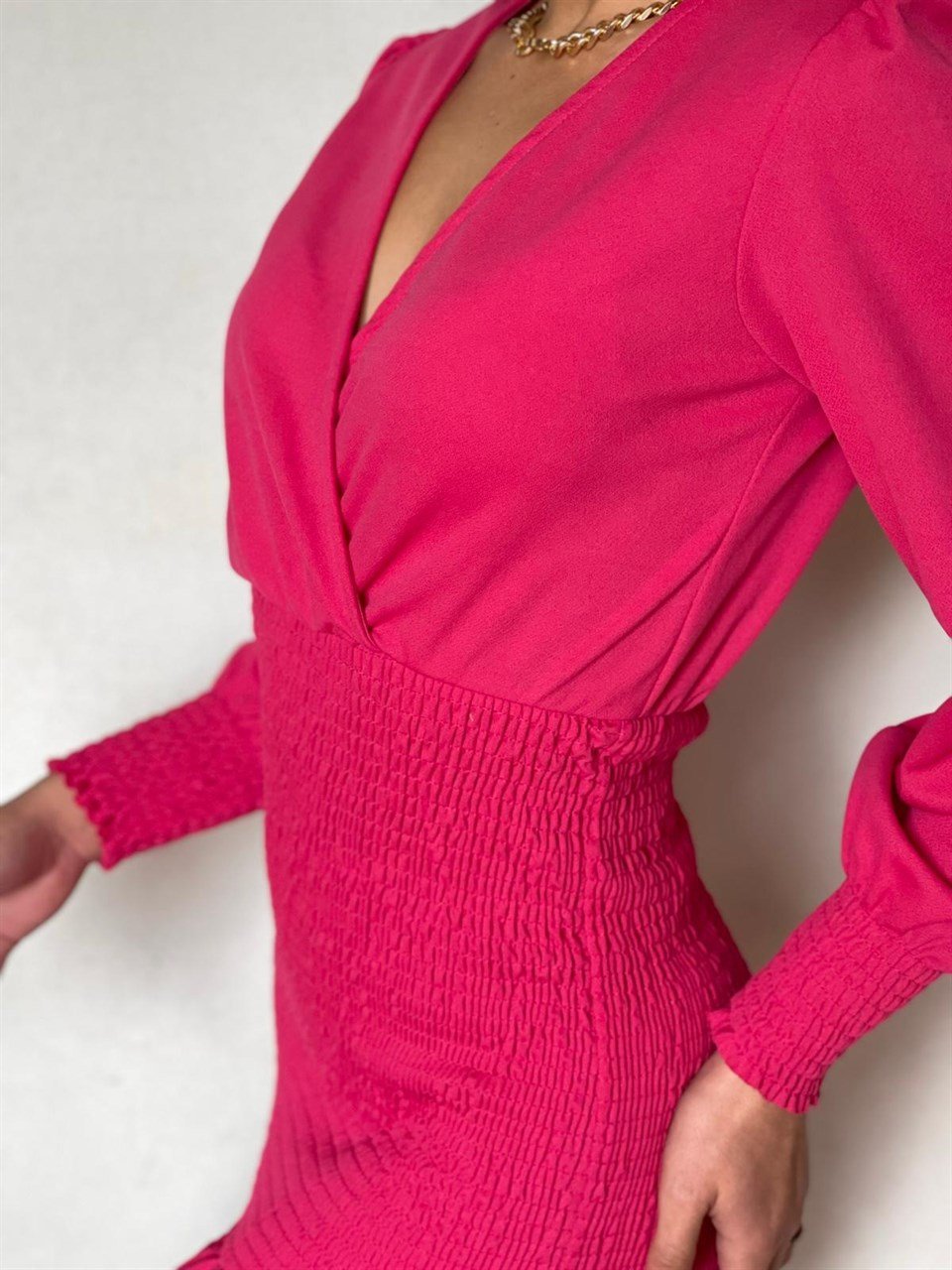 Gipe Detay Etek Ucu Fırfırlı Kruvaze Yaka Crep Dokuma Kumaş Elbise