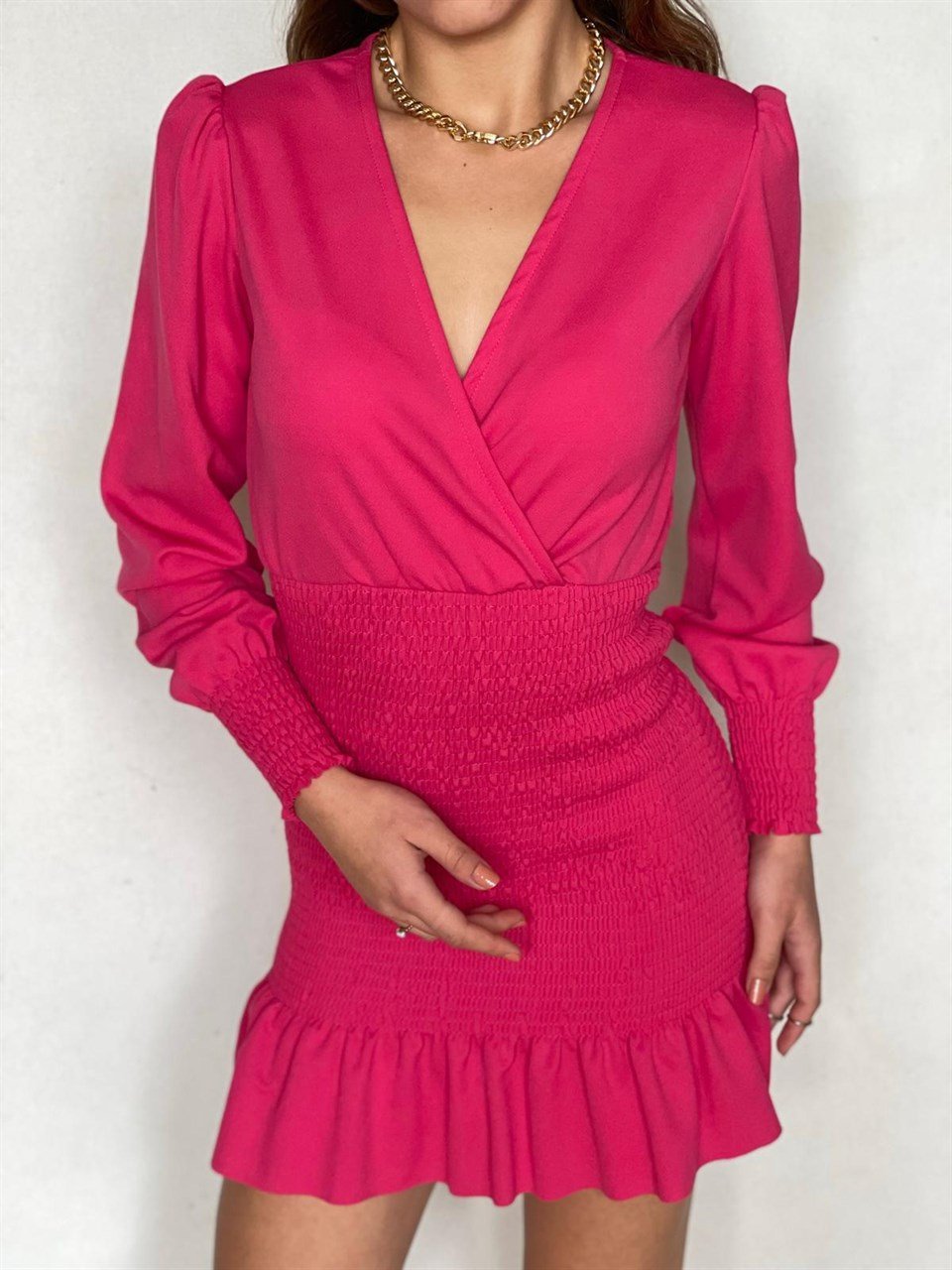 Gipe Detay Etek Ucu Fırfırlı Kruvaze Yaka Crep Dokuma Kumaş Elbise