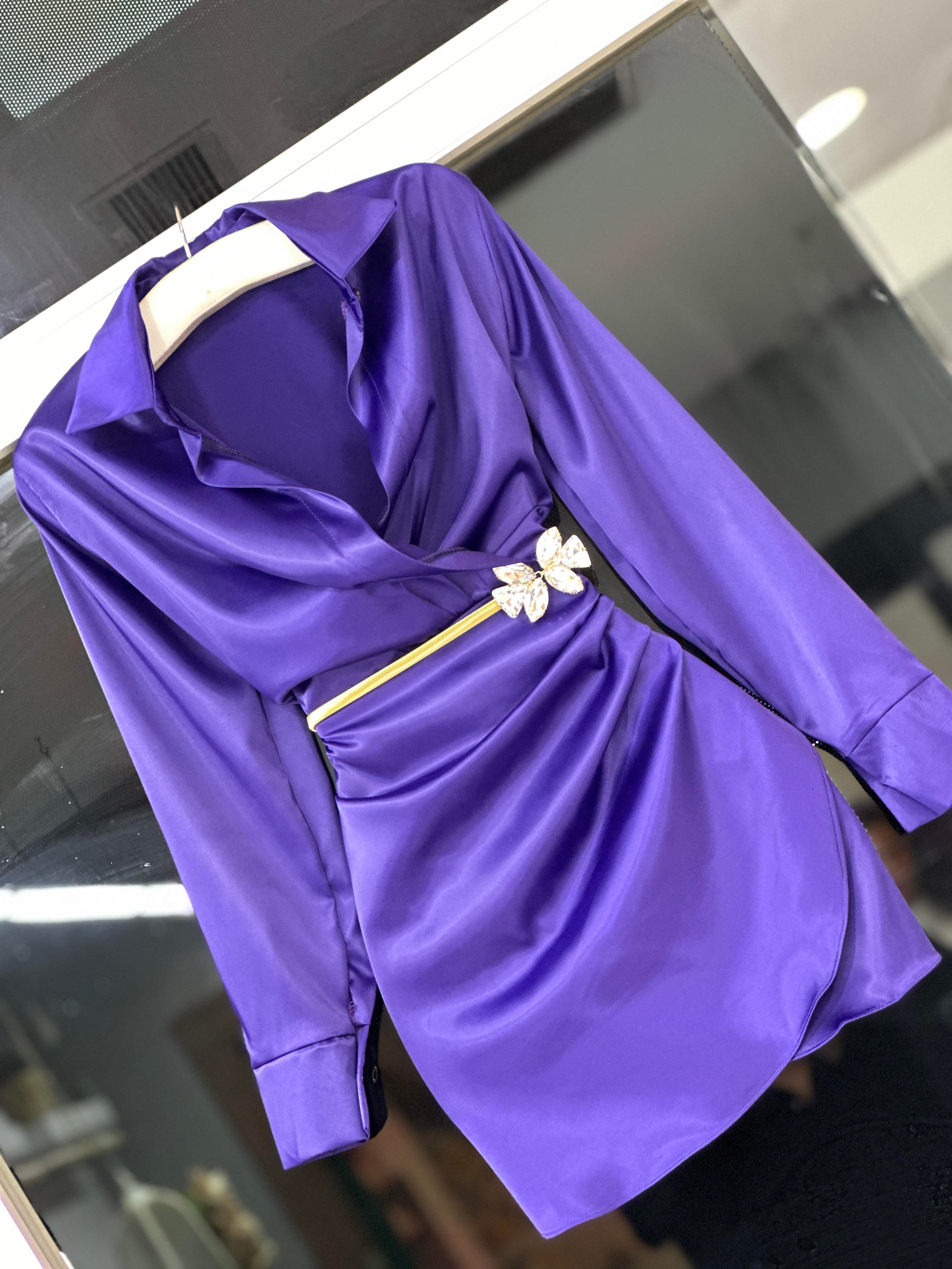 Gramajlı Saten Kumaş Drapeli Zarf Etekli Gömlek Yaka Elbisemiz