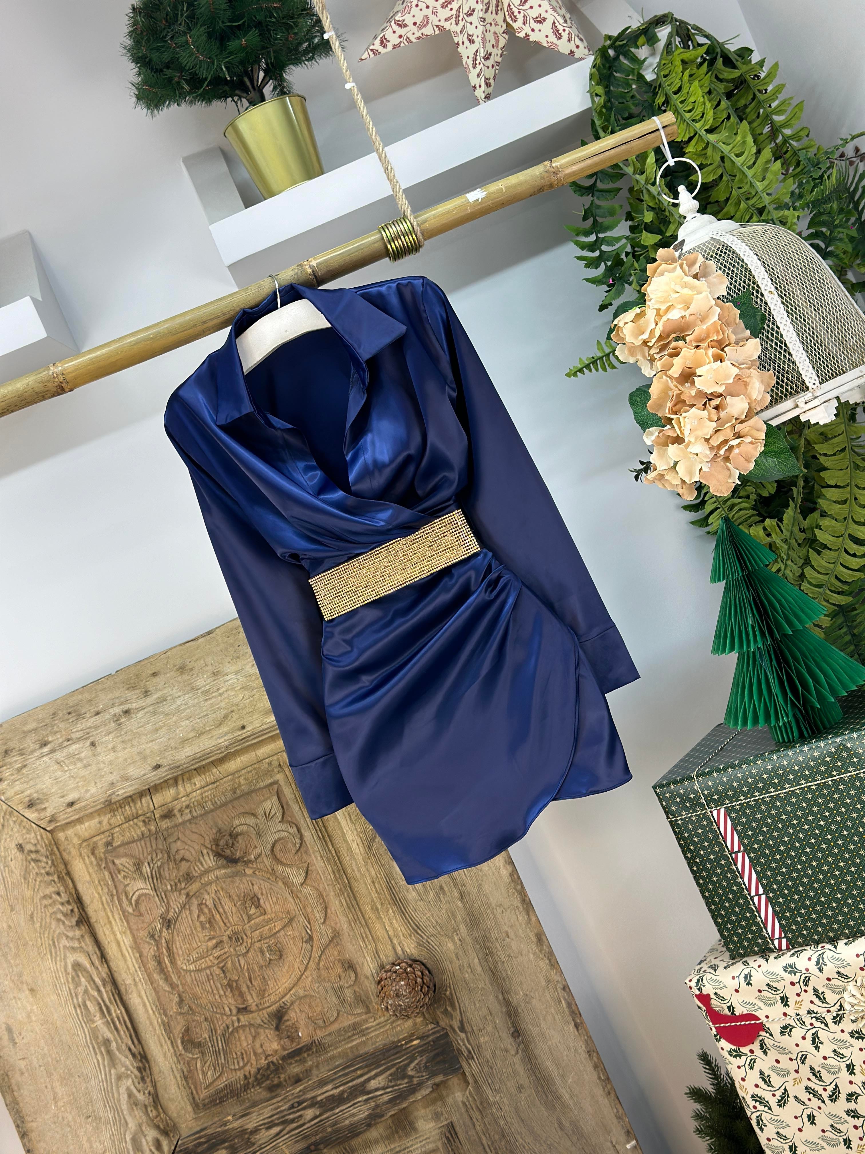 Gramajlı Saten Kumaş Drapeli Zarf Etekli Gömlek Yaka Elbisemiz