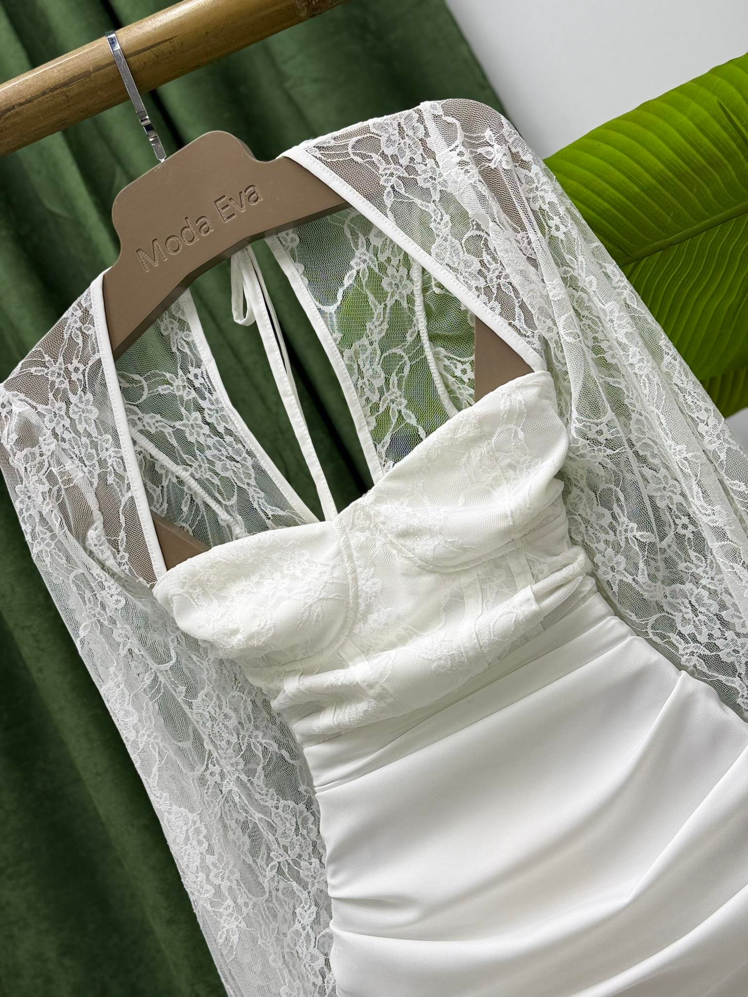 Güpür Detaylı Gloplu Drapeli Tasarım Elbise Beyaz