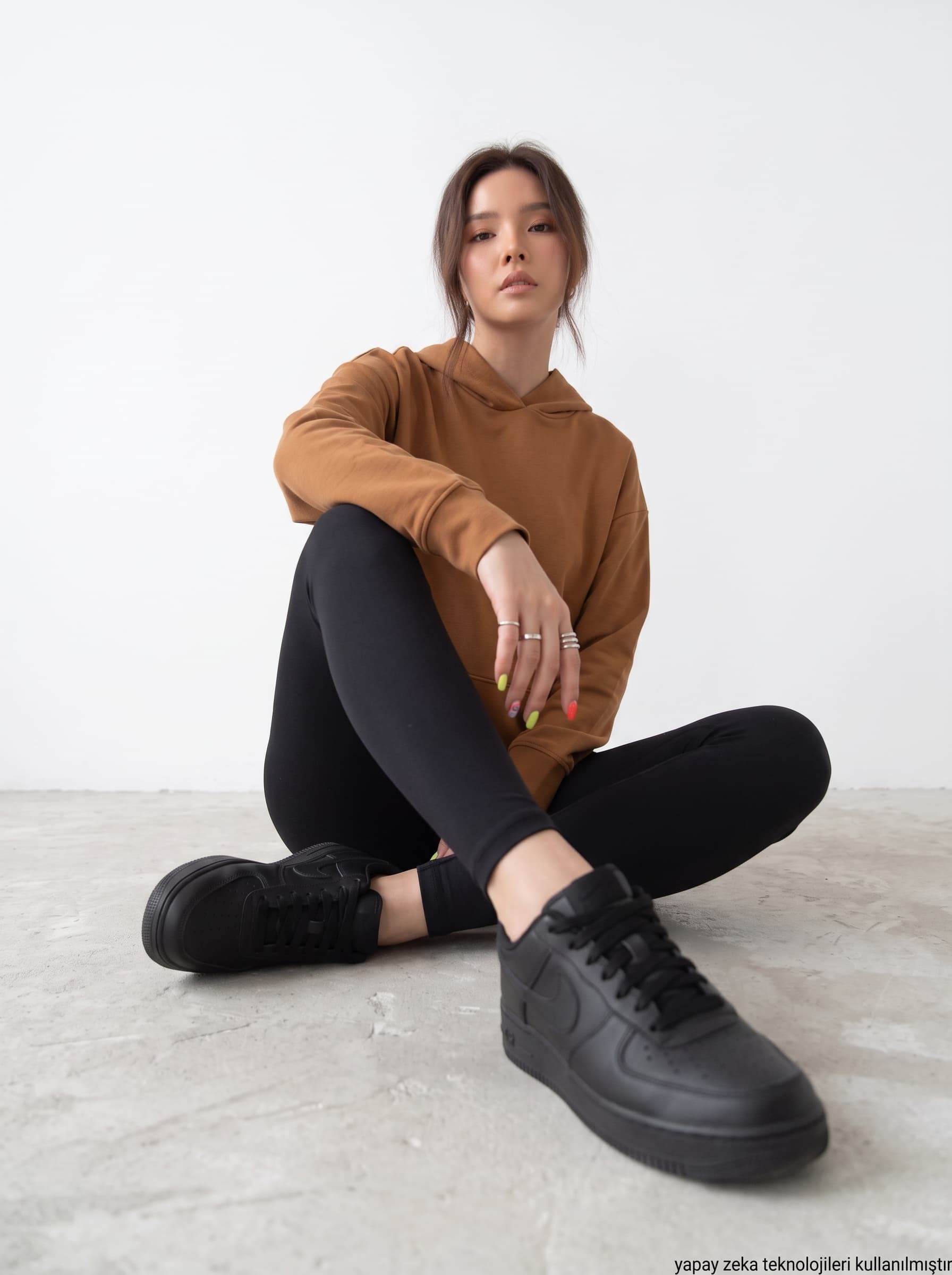 İki İplik Penye Kumaş Kapşonlu Sweatshirt
