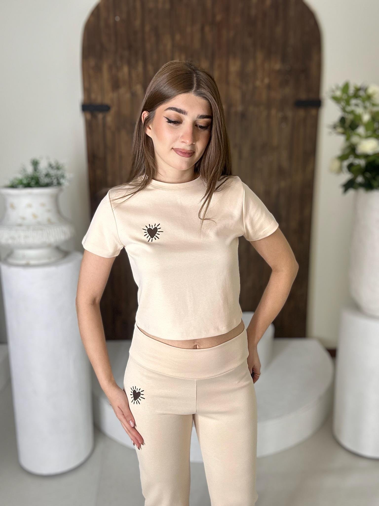 İki İplik Penye Kumaş Nakış Detaylı Premium Takım Krem