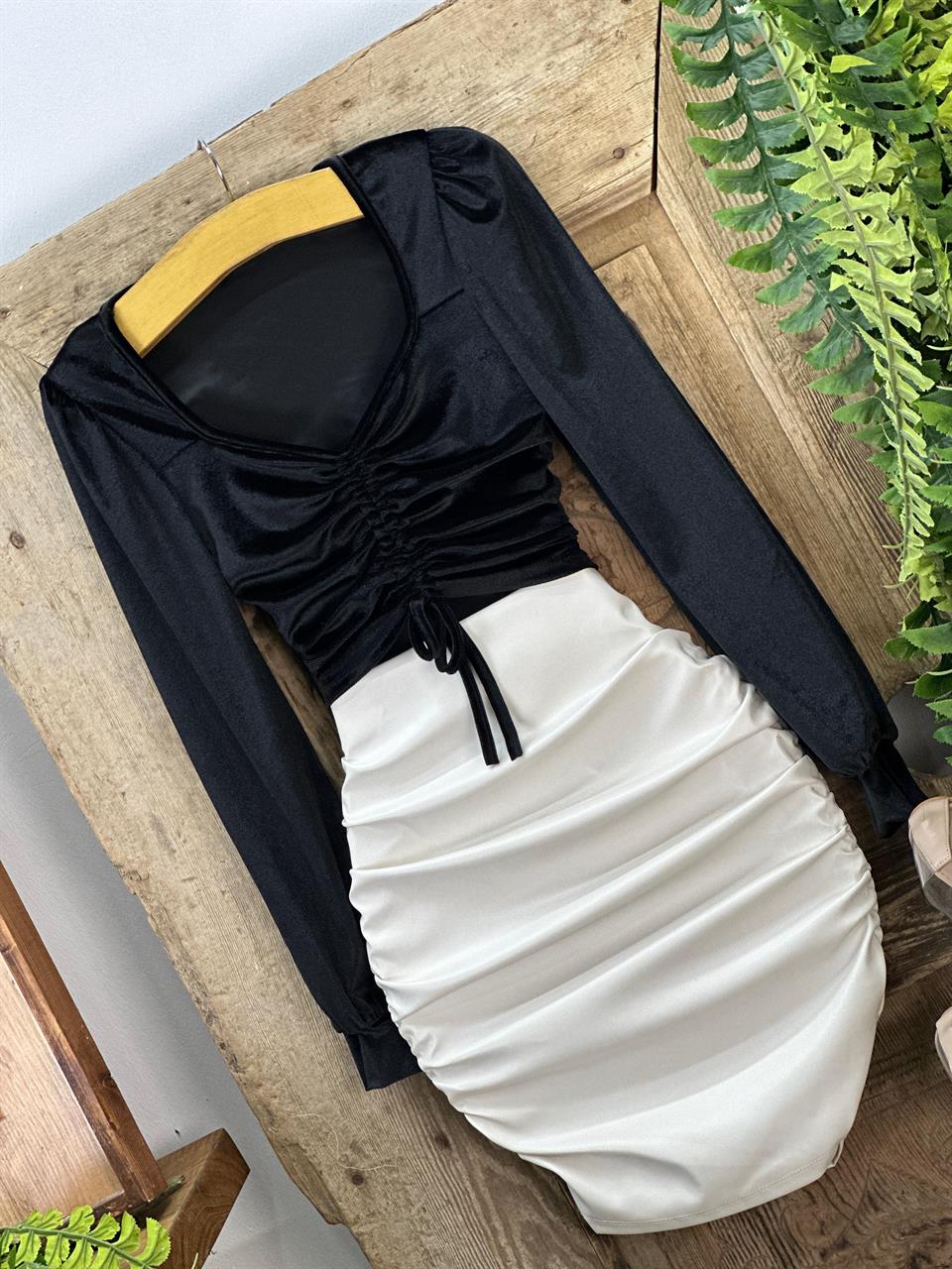 İnci Kadife Kumaş Balon Kol Asansör Büzgülü Bluz 