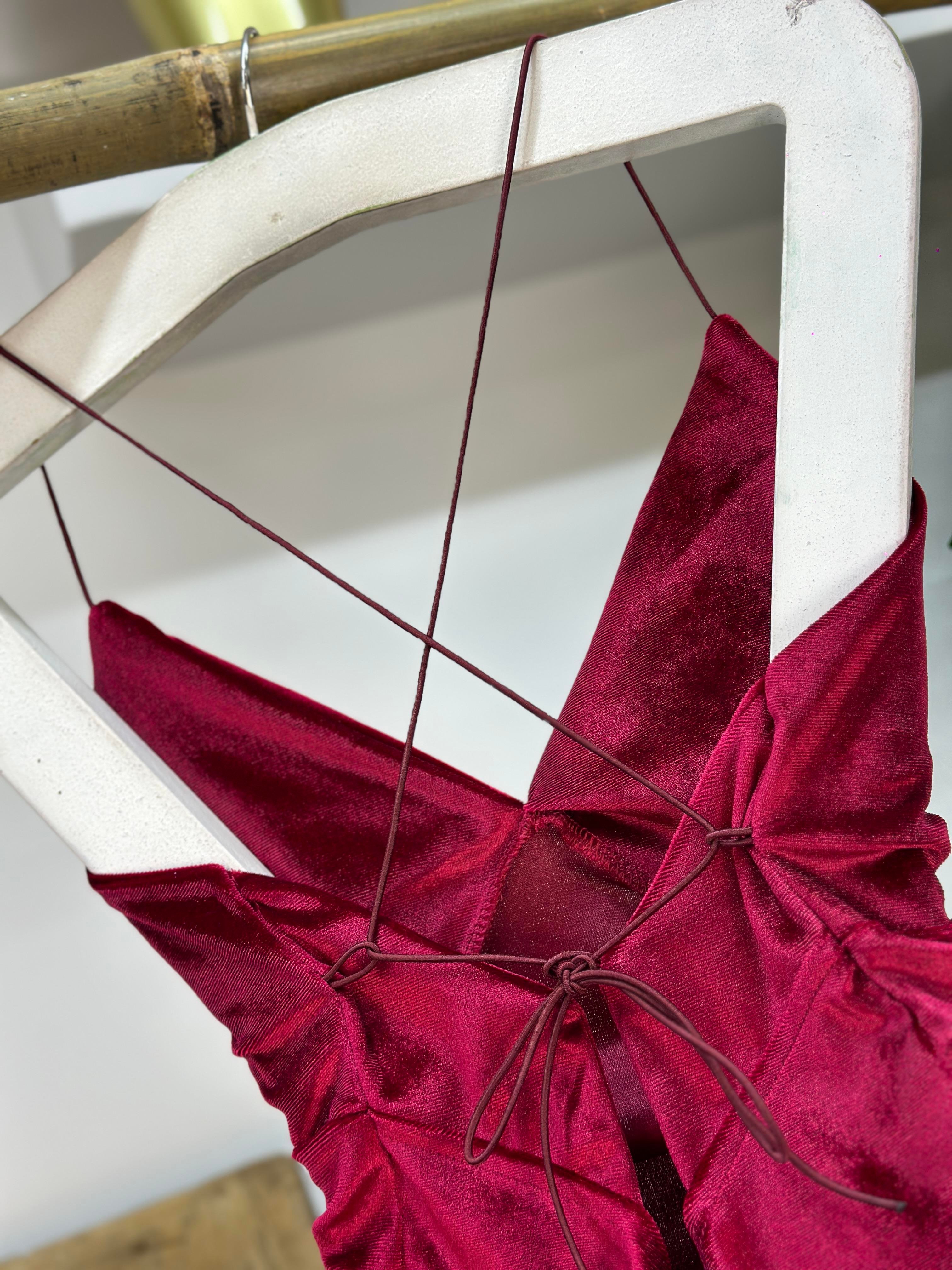 İnci Kadife Kumaş Sırt Çapraz Detaylı Tasarım Elbise