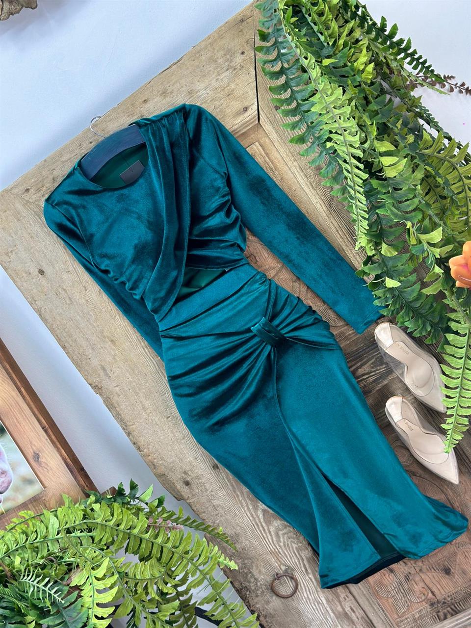 İnci Kadife Kumaş Tasarım Bağlama Detay Midi Boy Etek 