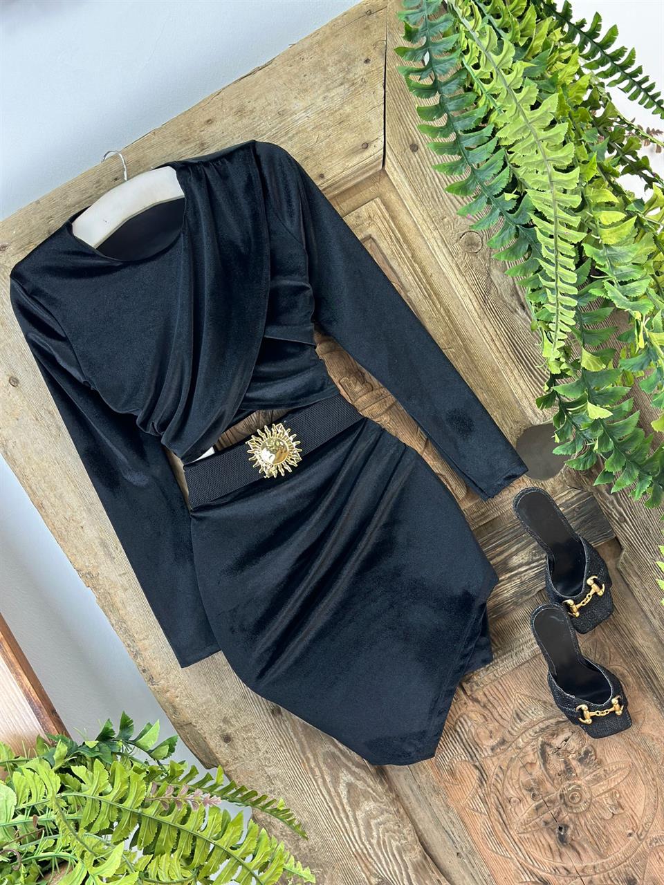 İnci Kadife Kumaş Yaka Drapeli Çapraz Detay Bluz 