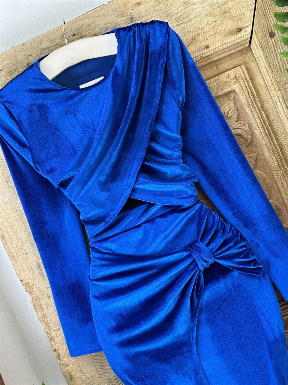 İnci Kadife Kumaş Yaka Drapeli Çapraz Detay Bluz 