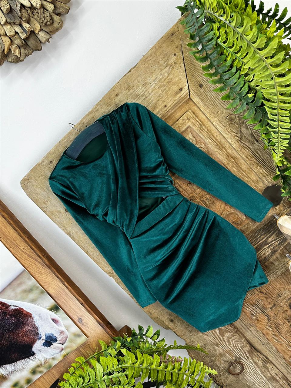 İnci Kadife Kumaş Yaka Drapeli Çapraz Detay Bluz 