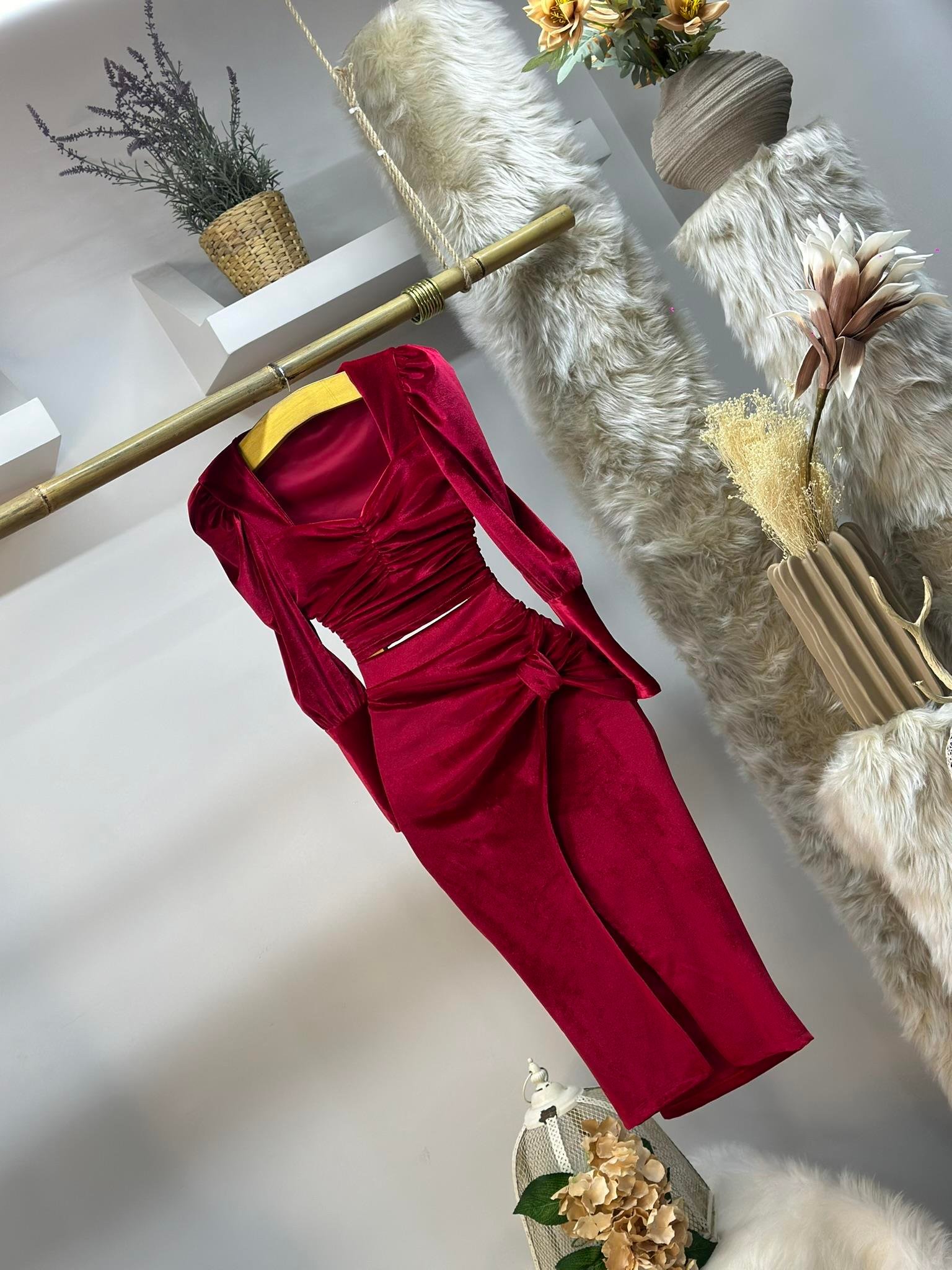 İnci Kadife Kumaş Yaka Drapeli Çapraz Detay Bluz 