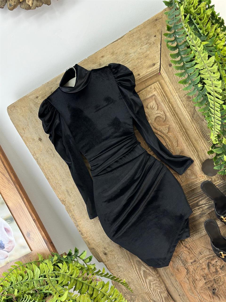 İnci Kadife Kumaş Yarım Balıkçı Kollar Balon Tasarım Bluz 