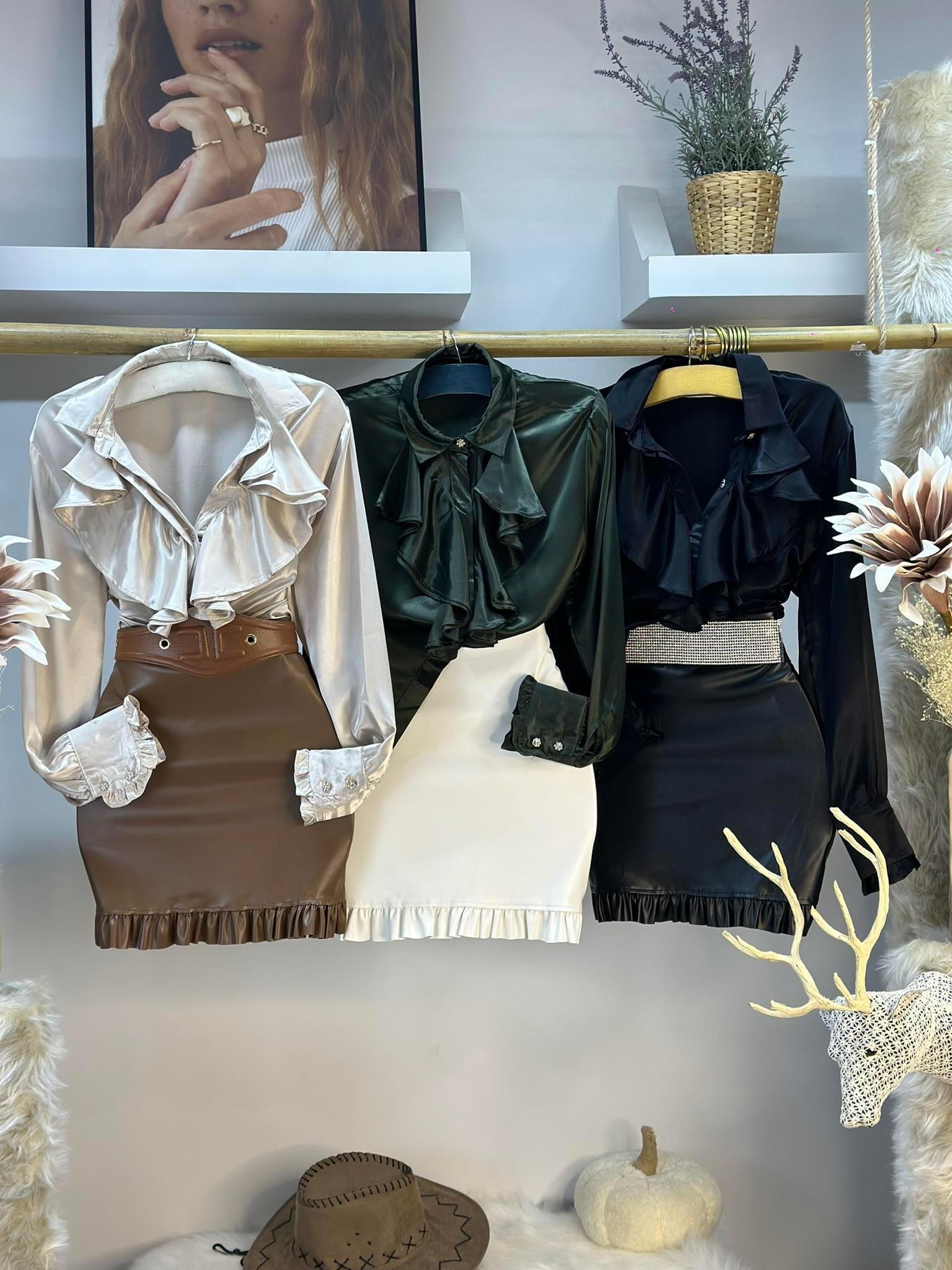 İpek Saten Kumaş Fular Detay  Taş Düğmeli Tasarım Gömlek 