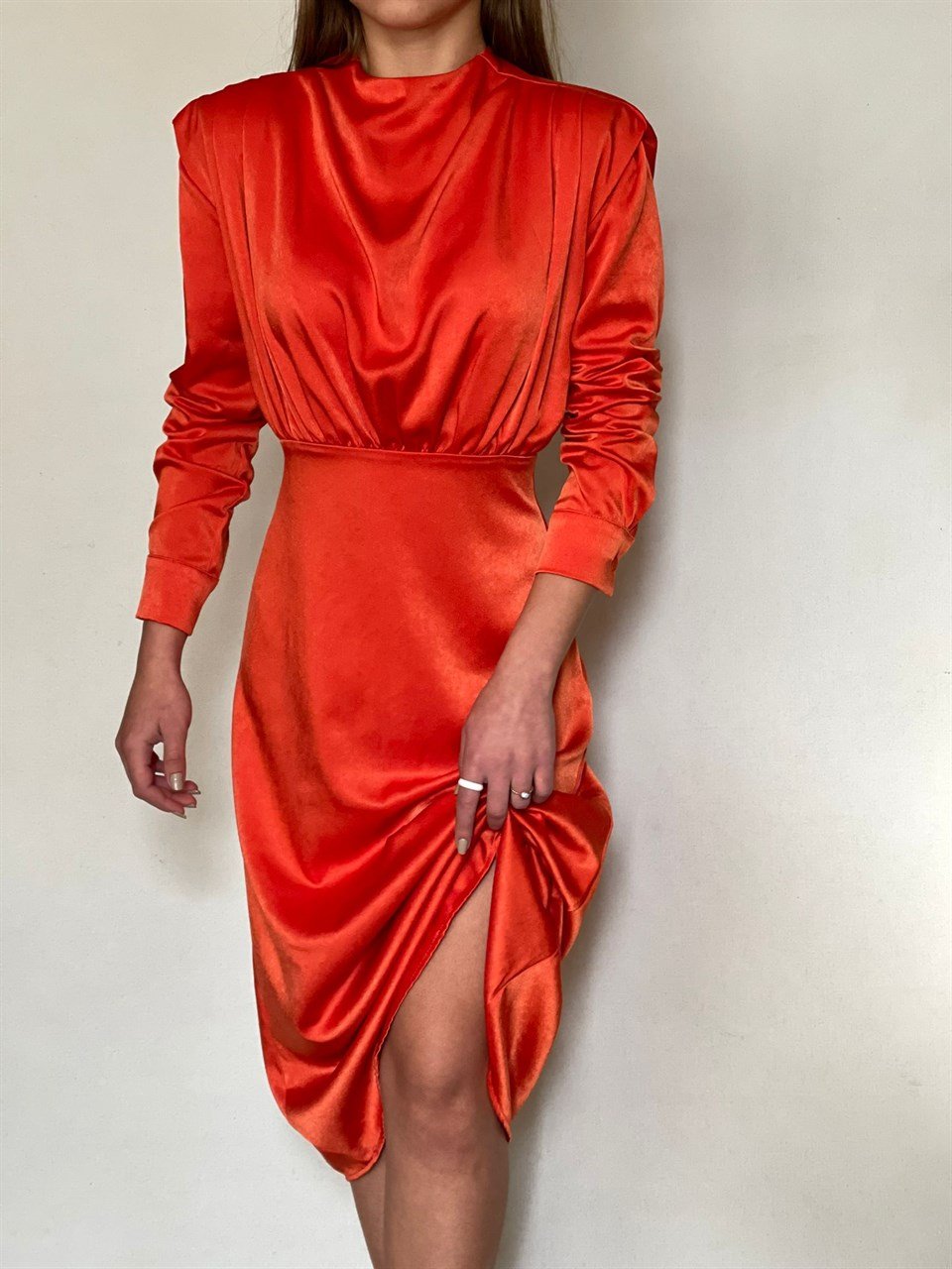 İpek Satwb Kumaş Vatkalı Uzun Elbise