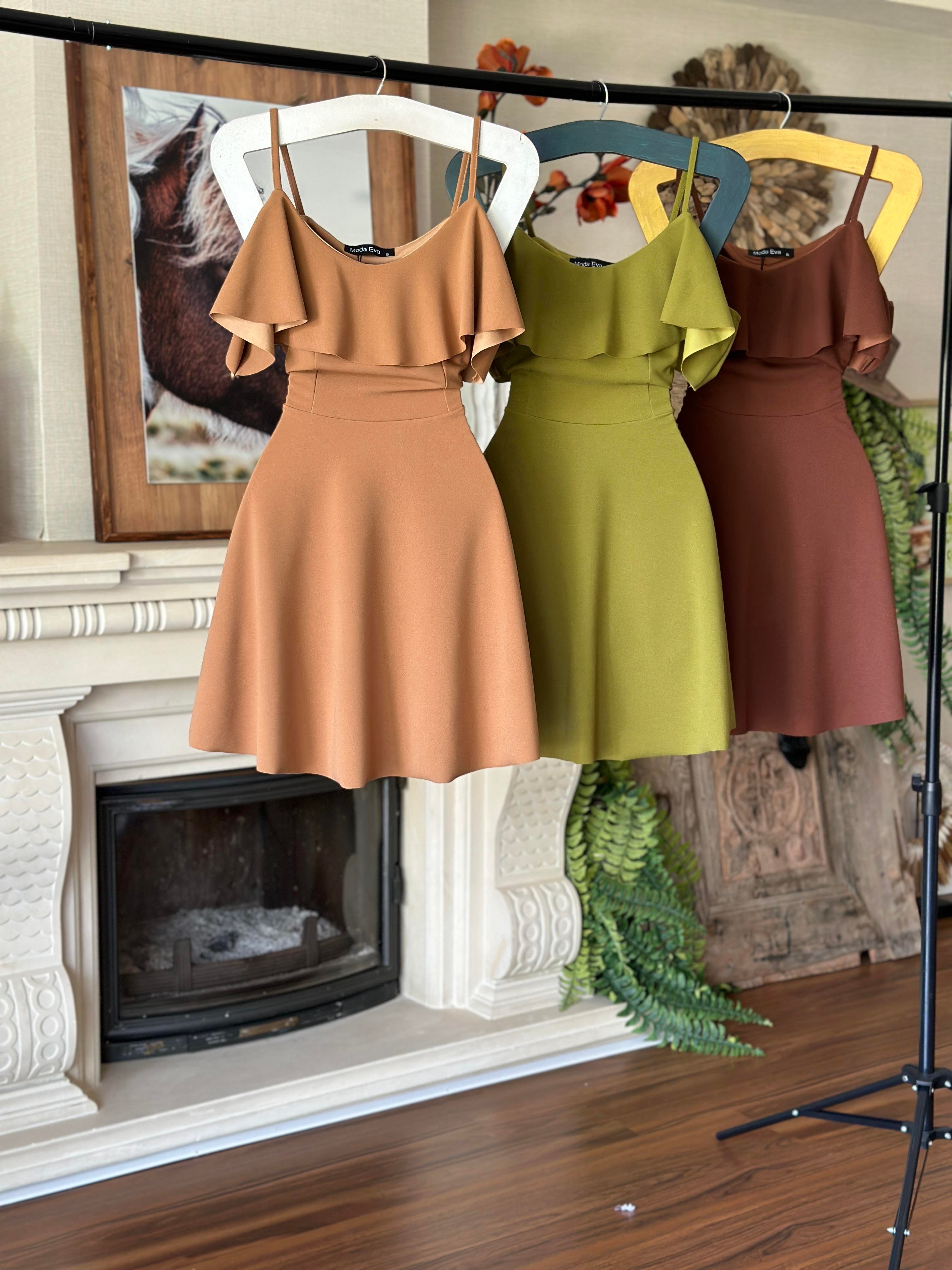 İthal Crep Dokuma Kumaş Düşük Omuz Volan Detay Kloş Elbise