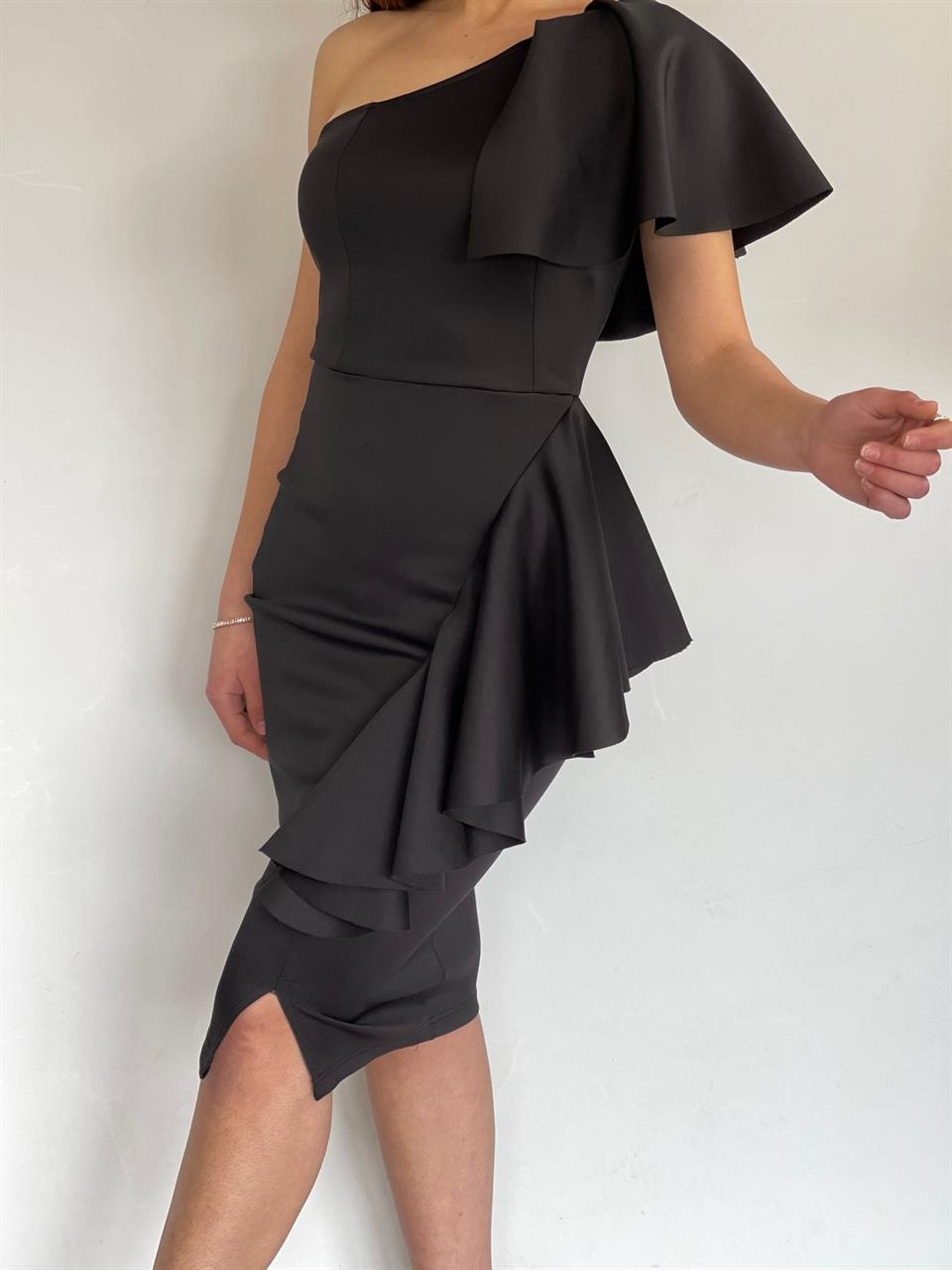 ithal Crep Dokuma Kumaş Tek Kol Volan Detay Kalem Elbise