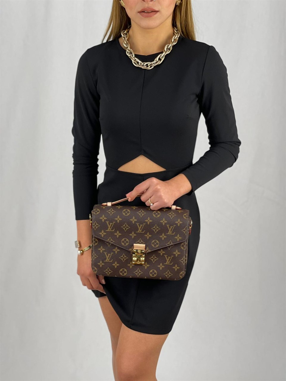 İthal Crep Dokuma Kumaş Yuvarlak Yaka Bel Pencere Detay Elbise