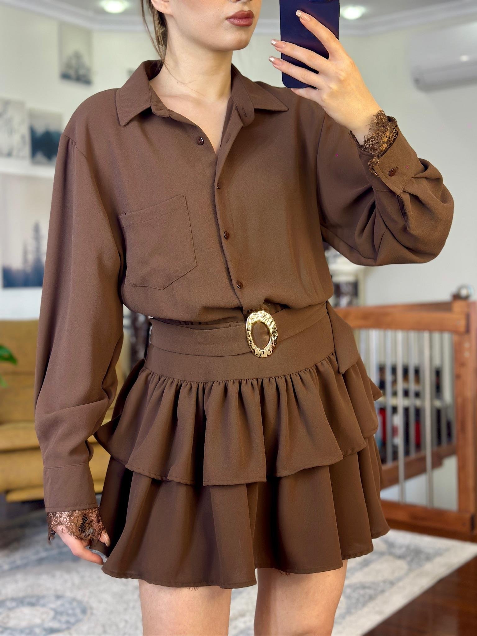 İthal Crep Kumaş Dantel Detaylı Kat Etekli Kemerli Elbise Kahverengi