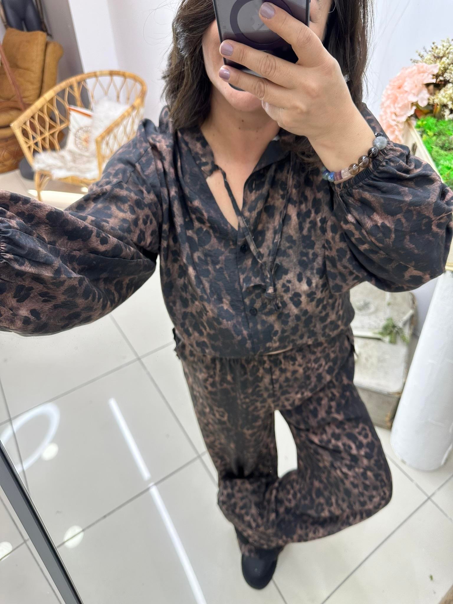 İthal Crep Kumaş Leopar Desen Rahat Kalıp Gömlek Pantolon İkili Takım