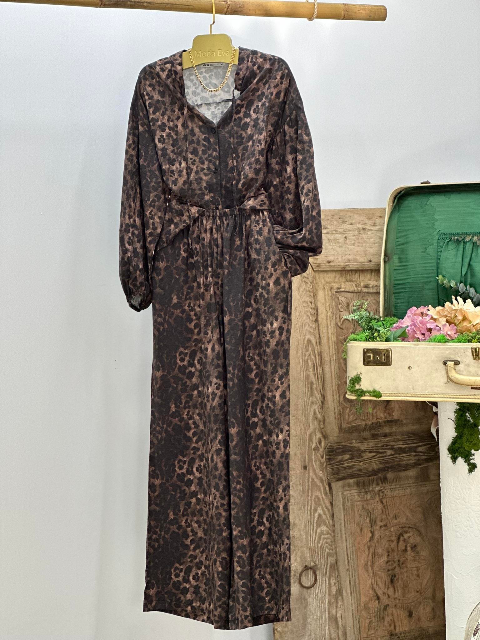 İthal Crep Kumaş Leopar Desen Rahat Kalıp Gömlek Pantolon İkili Takım