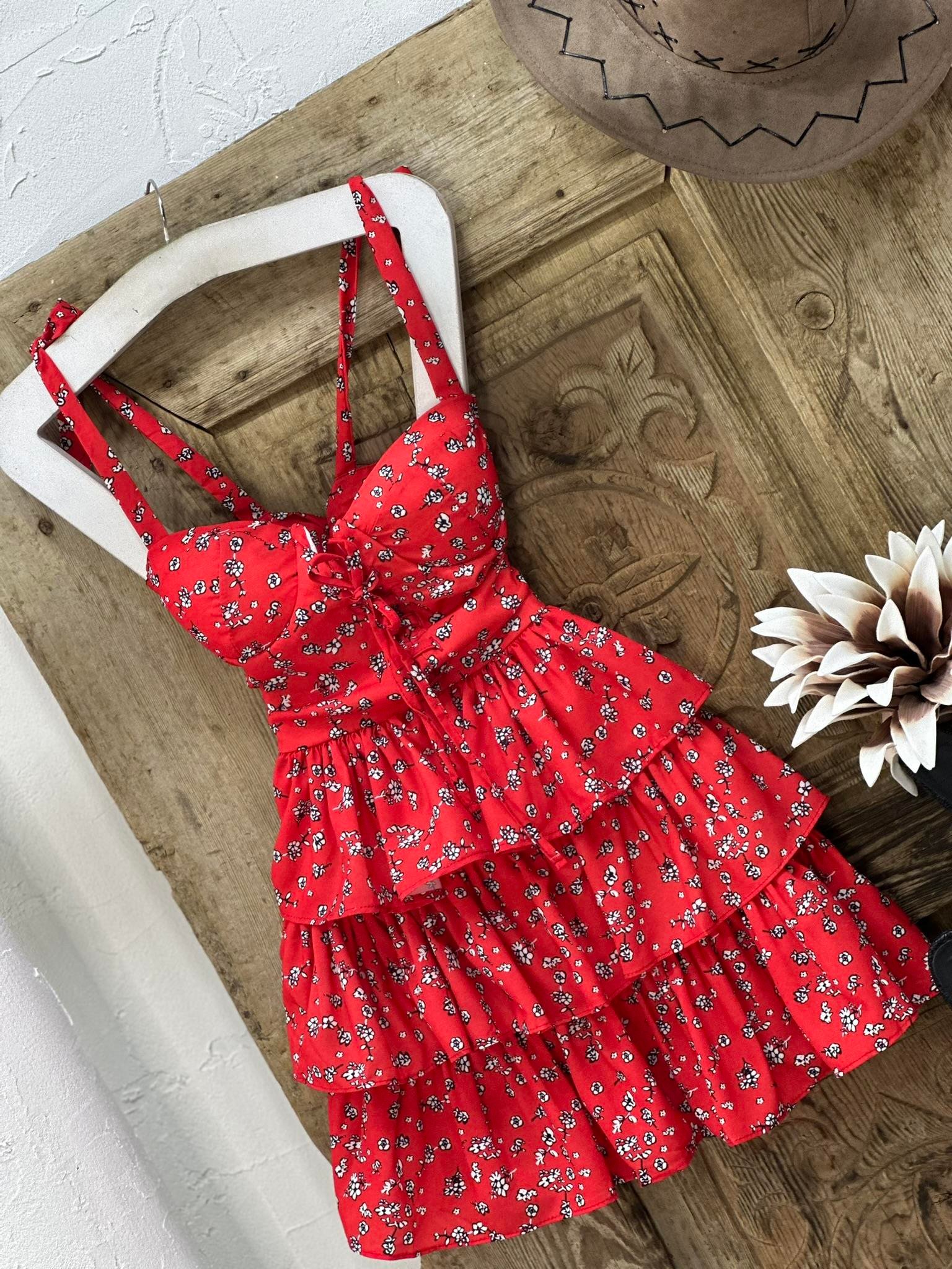 İthal Crep Kumaş Omuzlar Bağlamalı Kat Etekli Tasarım Elbise