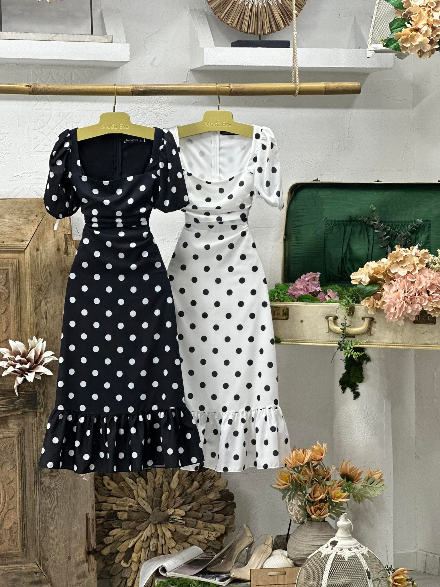 İthal Crep Kumaş Puantiye Desen Kare Yaka Beyaz Midi Boy Elbise