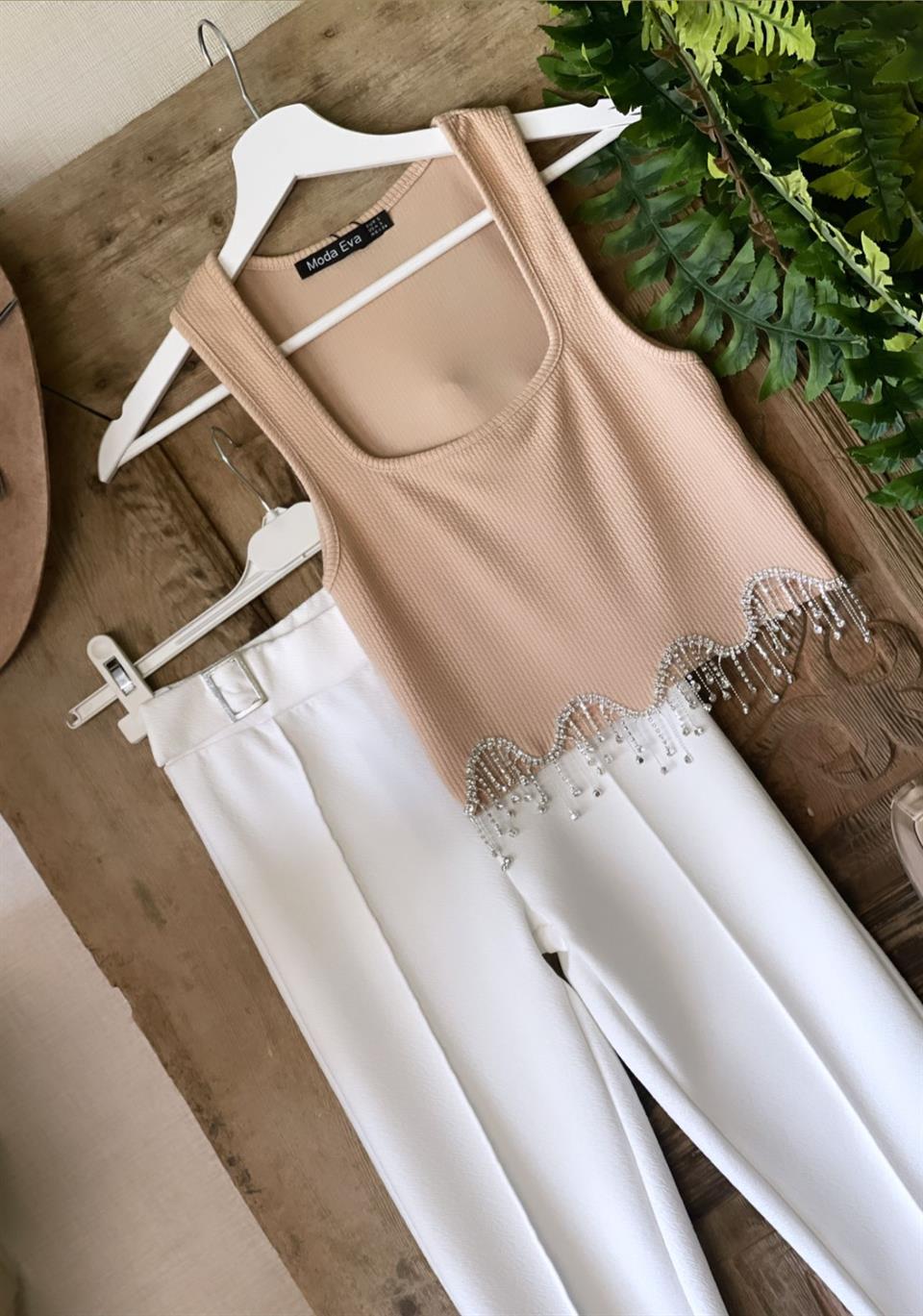 İthal Jakarlı Kumaş Kare Yaka Taş Zincirli Kolsuz Bluz