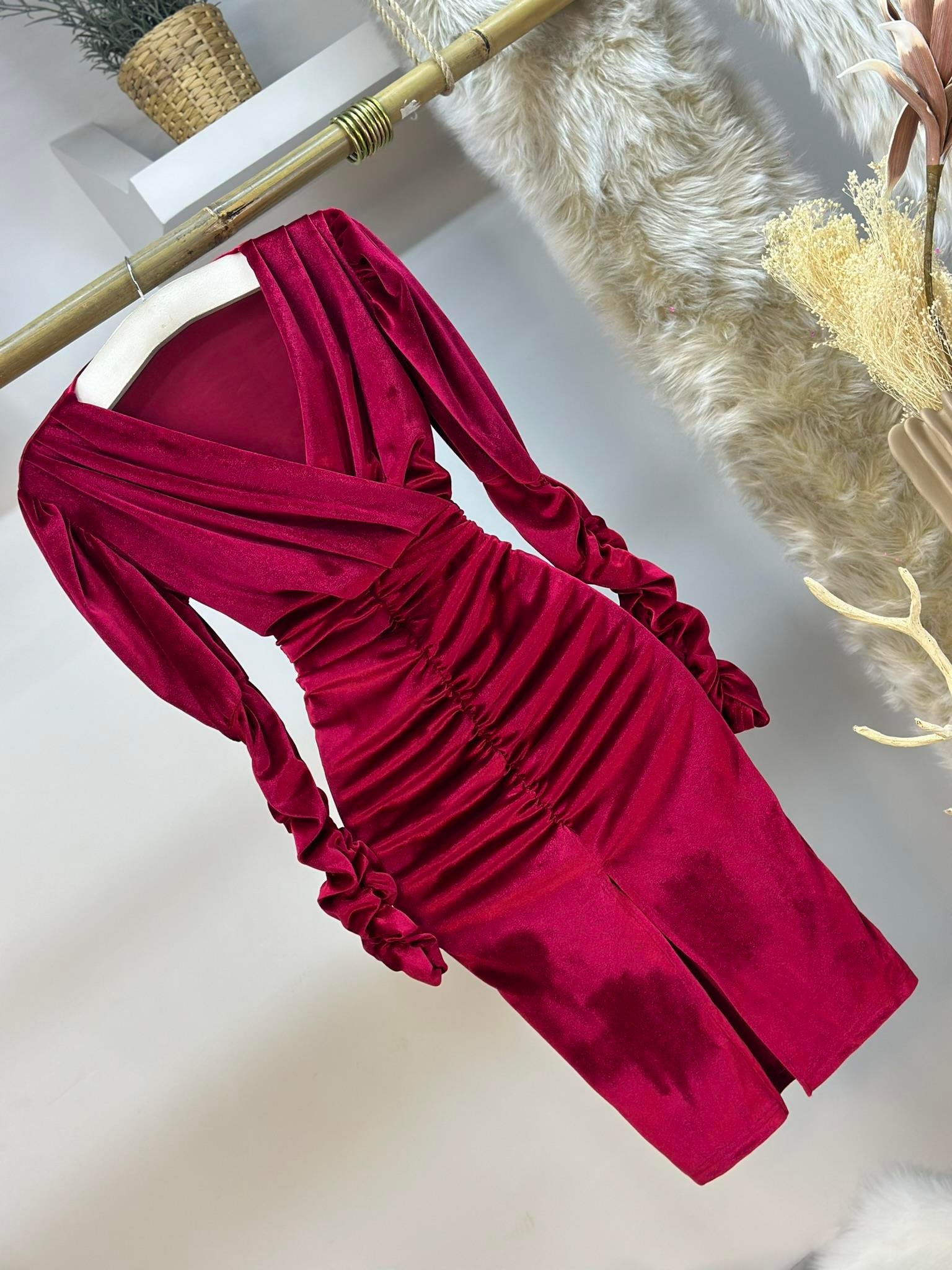 İthal Kadife Kumaş Drape Detaylı Önden Yırtmaçlı  