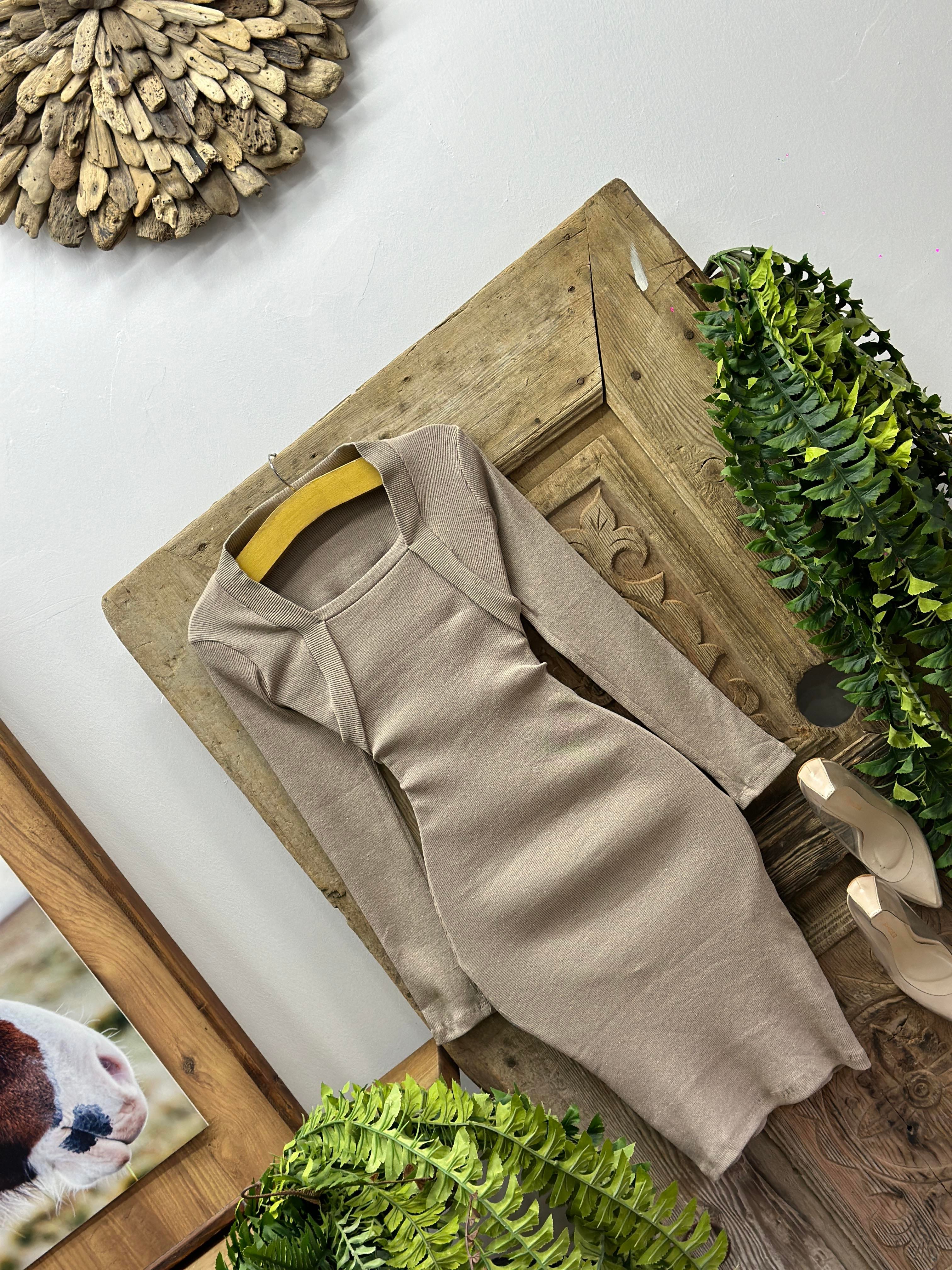 İthal Kaşkorse Kumaş Bluz Detaylı Bej Kalem Elbisemiz