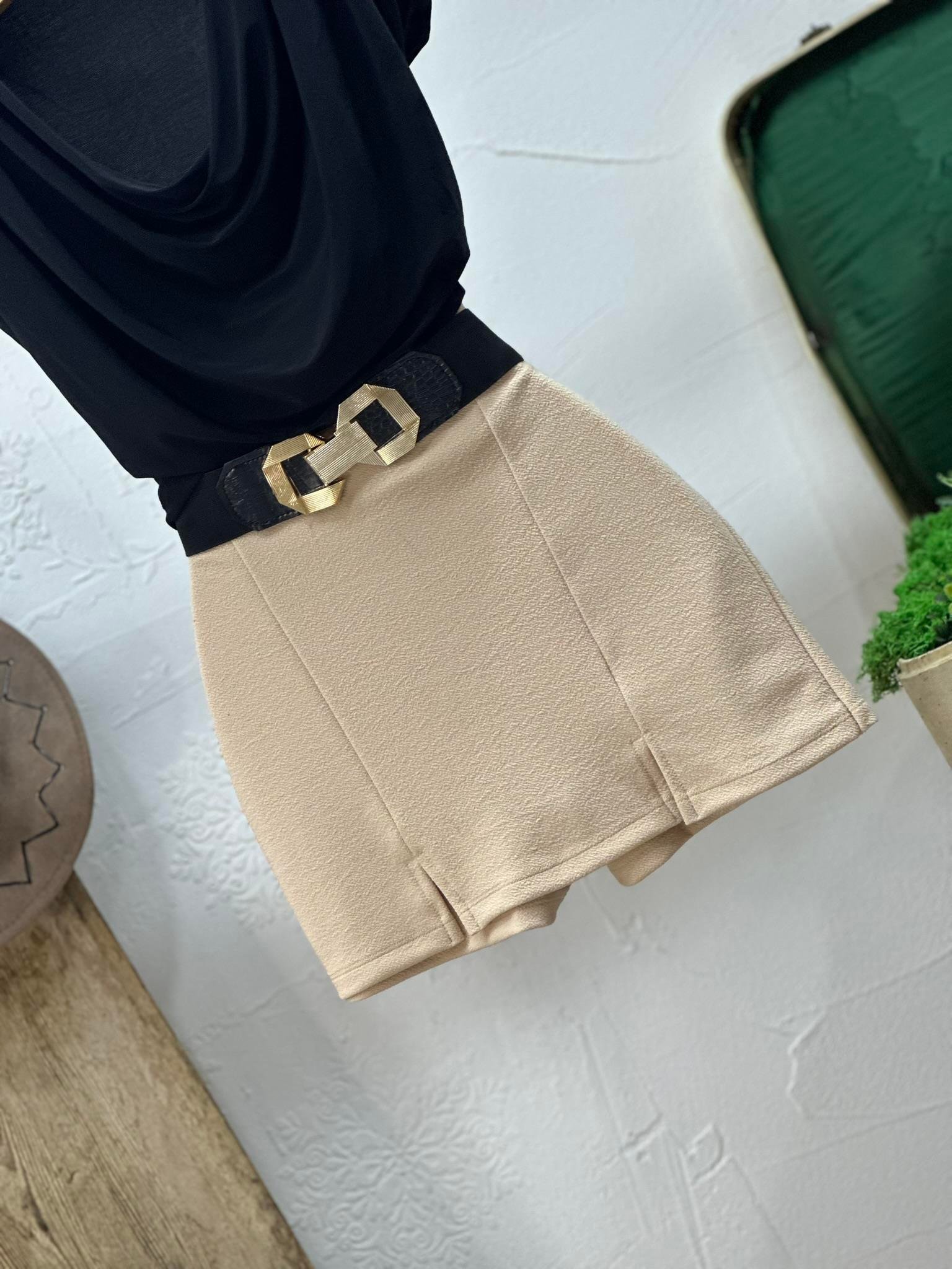 İthal Örme Crep Kumaş Çift Yırtmaçlı Şort Etek