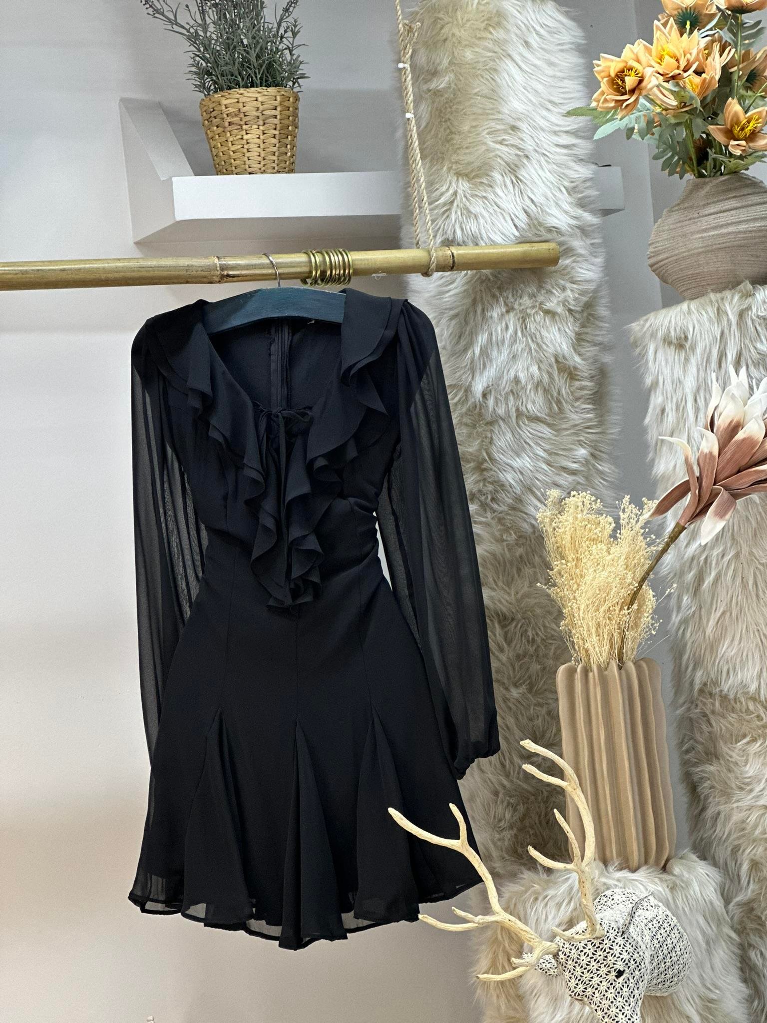 İthal Şifon Kumaş Yaka Volanlı Kloş Tasarım Elbise